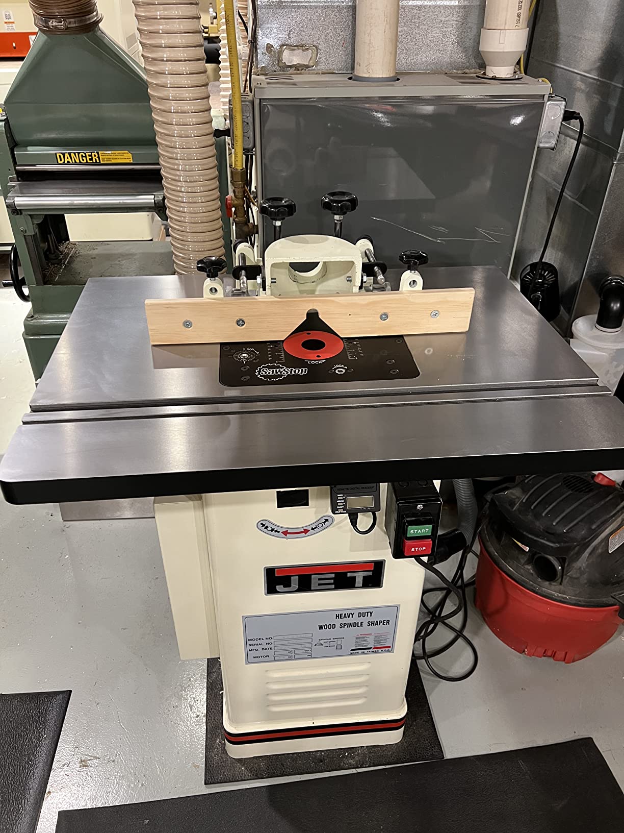 SawStop RT-LFT Four-Post Router Lift with Lock customer photo 2