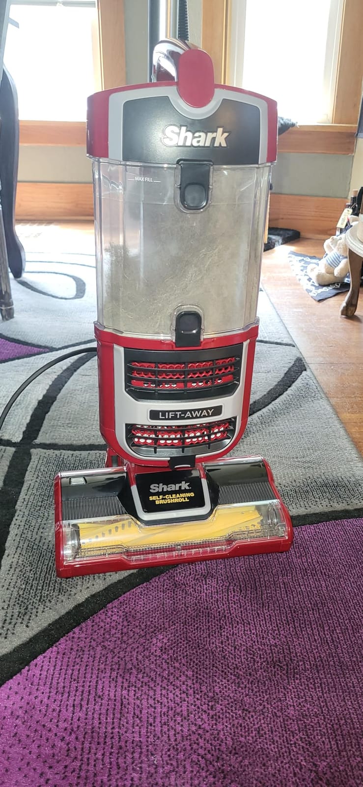 Shark ZU561 Navigator Lift-Away Speed Self Cleaning Brushroll Lightweight Upright Vacuum with HEPA Filter, Red Peony customer photo 1
