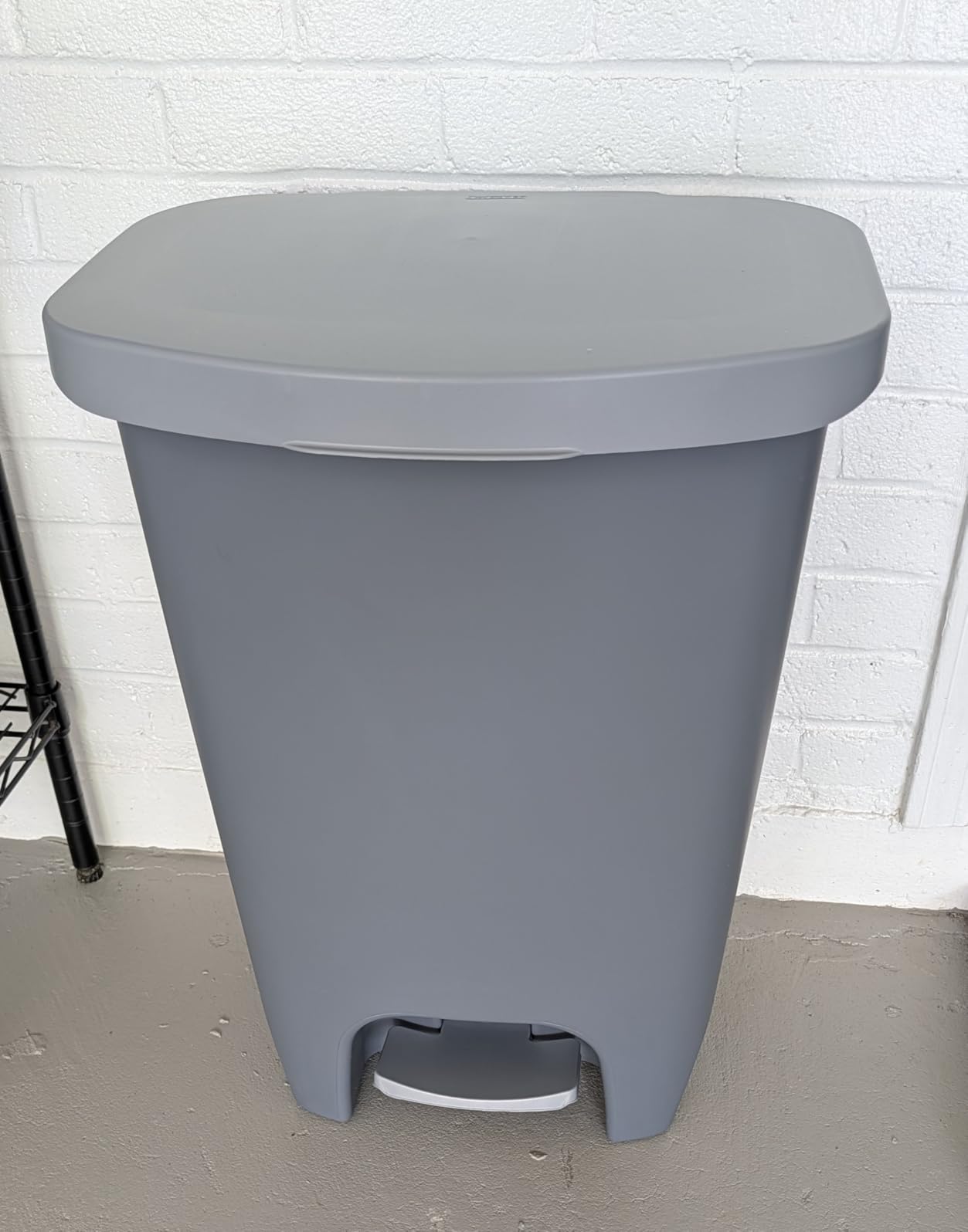 Glad Trash Can with Clorox Odor Protection, Plastic Bin, 13 Gal, Black, Hands Free with Step On Foot Pedal and Garbage Bag Rings customer photo 1