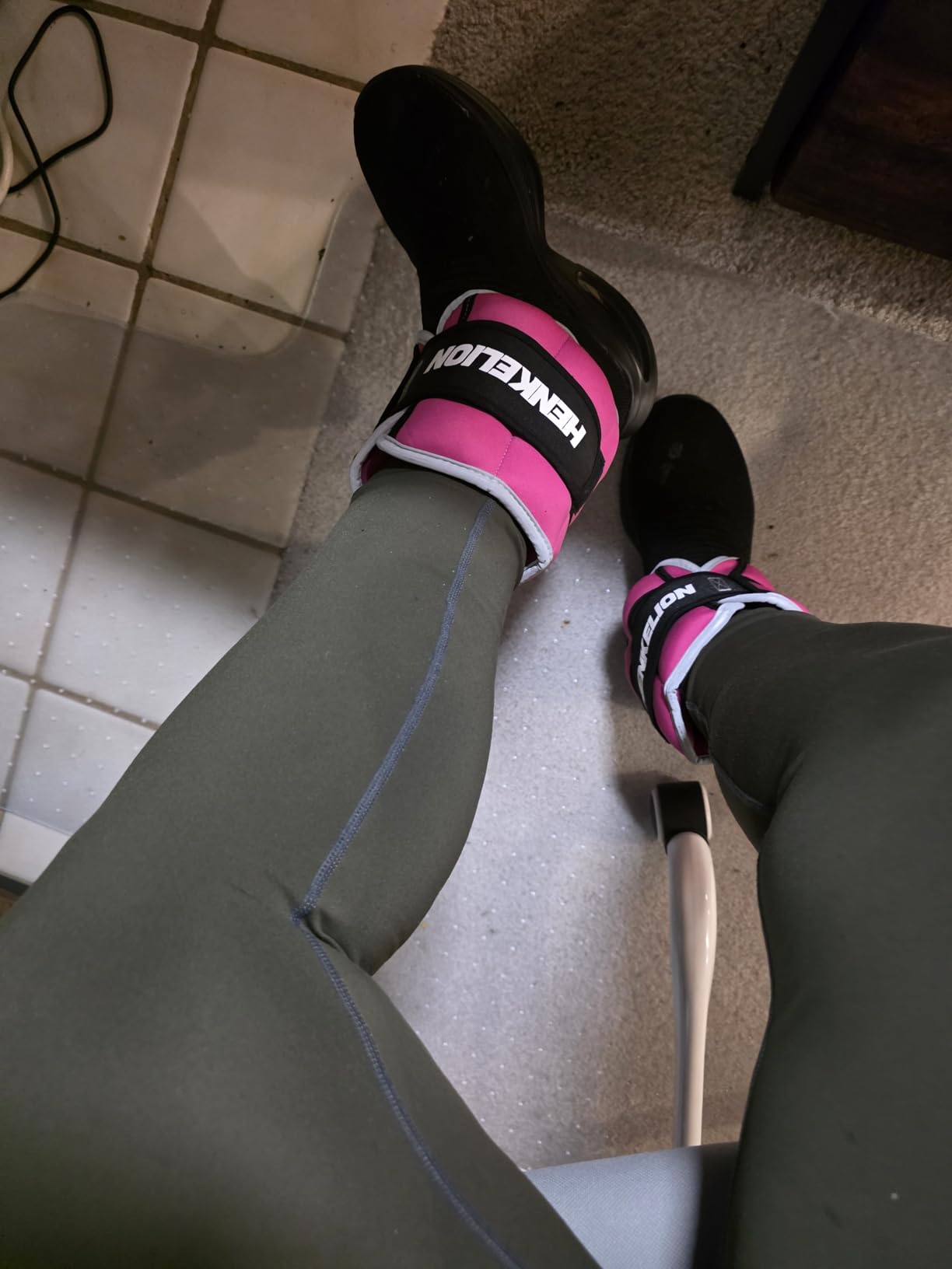 Henkelion 1 Pair 2 3 5 10 Lbs Adjustable Ankle Weights for Women Men Kids, Strength Training Wrist and Ankle Weights Sets for Gym, Fitness Workout, Running, Lifting - Black Grey Pink Blue Purple customer photo 1