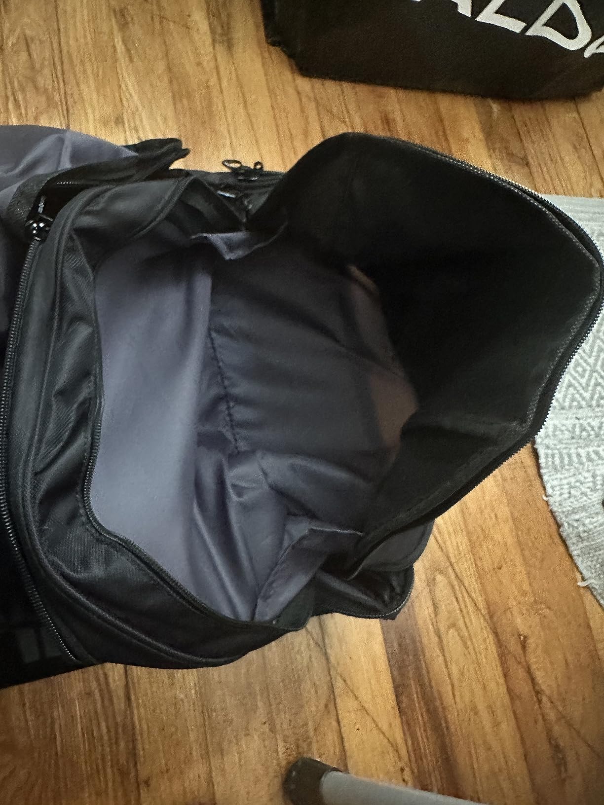 Samsonite Andante 2 Wheeled Duffel Bag - 22-Inch Durable Rolling Luggage with Inline Skate Wheels, Push-Button Handle & Spacious Compartments - Travel-Friendly and Lightweight - All Black customer photo 1