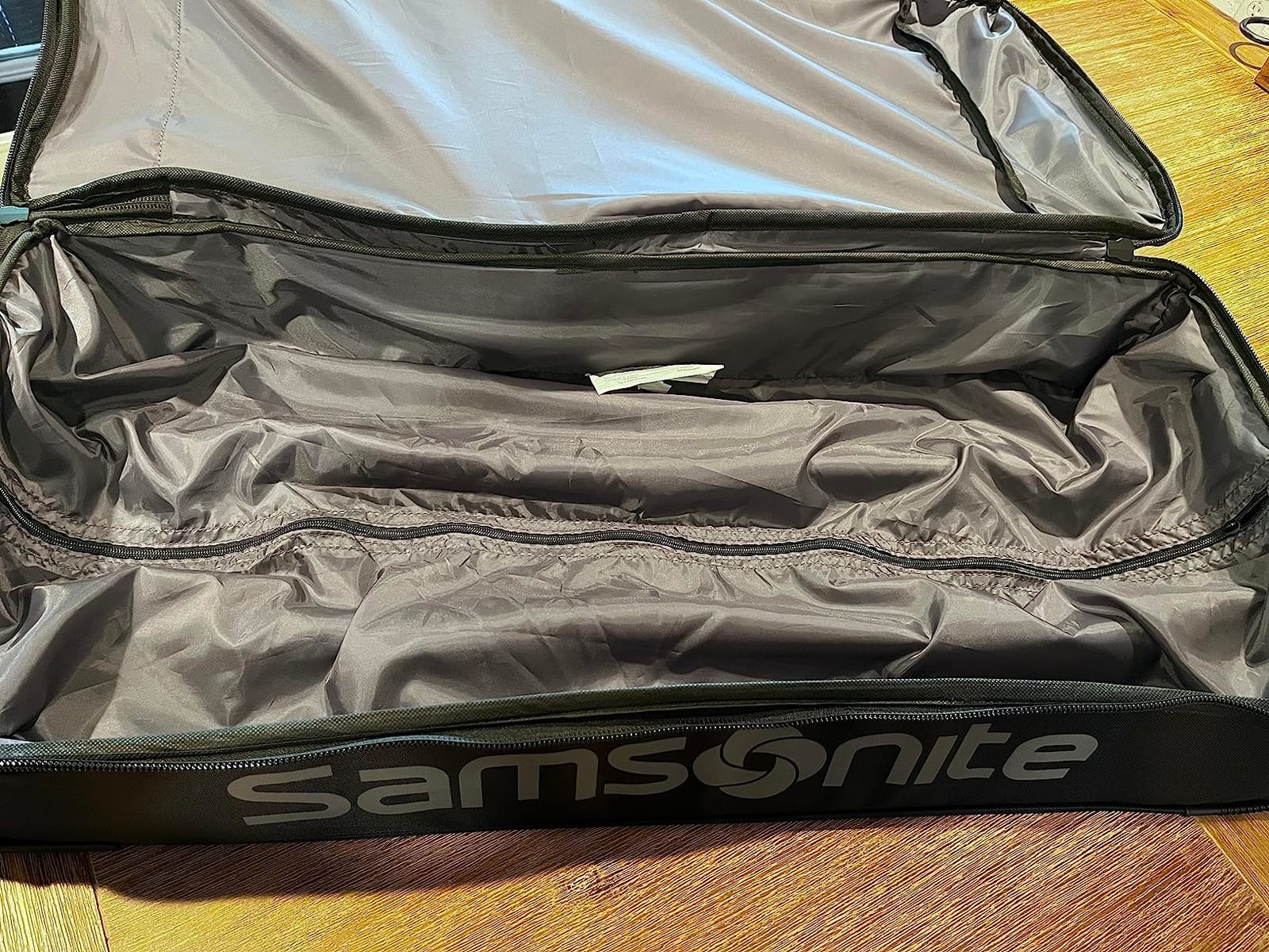 Samsonite Andante 2 Wheeled Duffel Bag - 22-Inch Durable Rolling Luggage with Inline Skate Wheels, Push-Button Handle & Spacious Compartments - Travel-Friendly and Lightweight - All Black customer photo 2