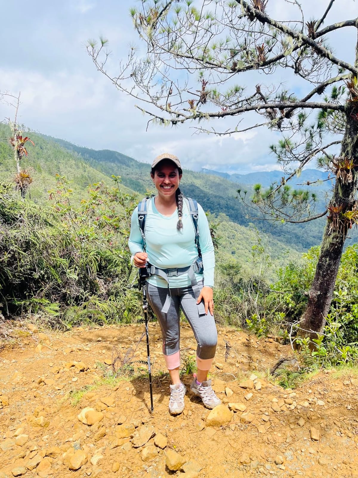 Covacure Hiking Poles Collapsible Lightweight-Aluminum 7075 Trekking Poles customer photo 2