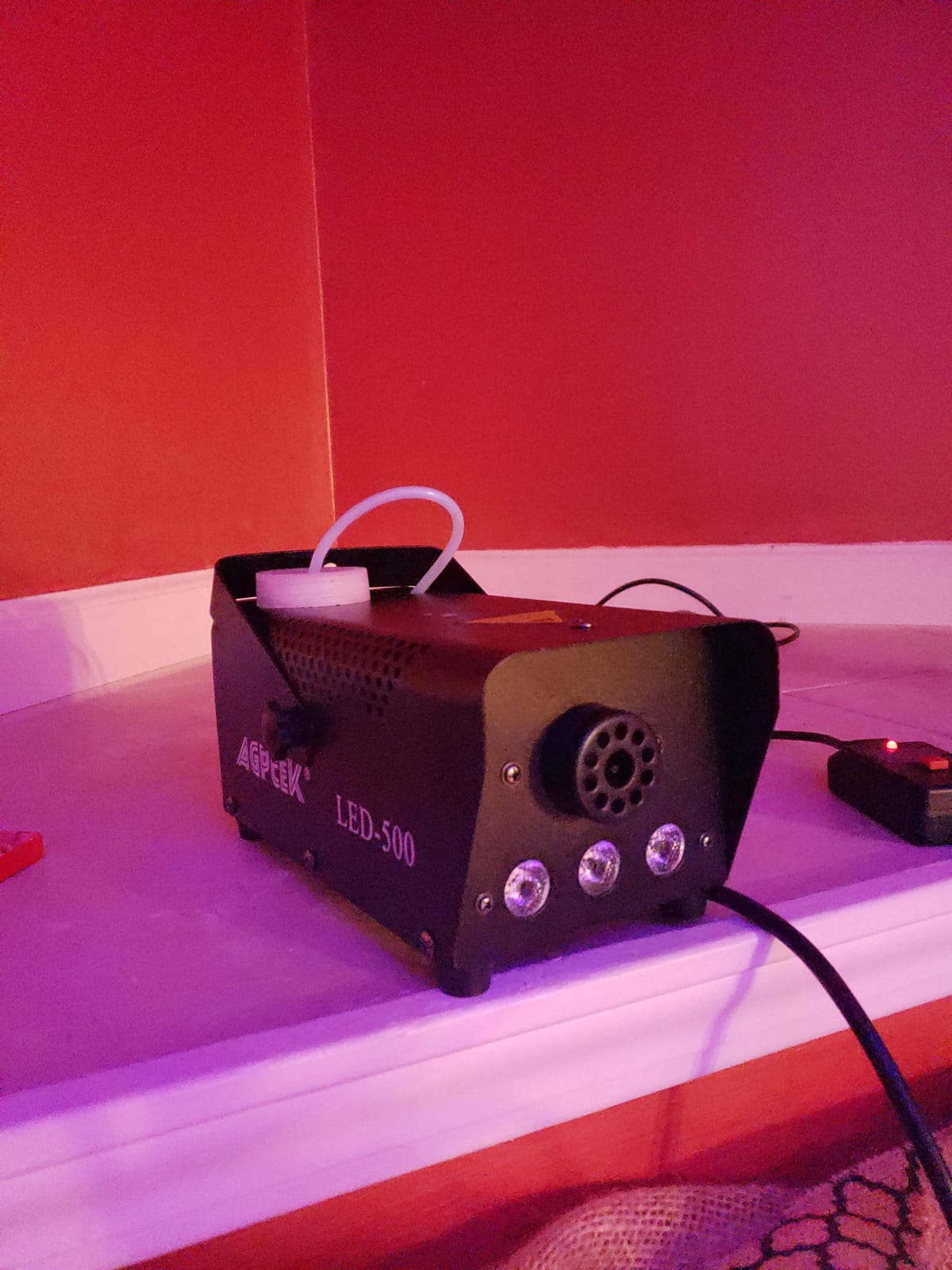 AGPTEK Fog Machine, 500W RGB LED Smoke Machine, Low Fluid Auto Shutoff customer photo 1