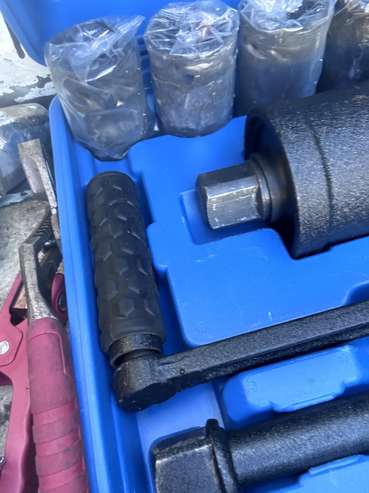 WINTOOLS Torque Multiplier Labor Saving Lug Nut Wrench W/ 8 Cr-v Socket | 8 Cr-V Sockets 21-38mm, 6800 Nm 1:64 Labor Saving Lug Nut Remover customer photo 1