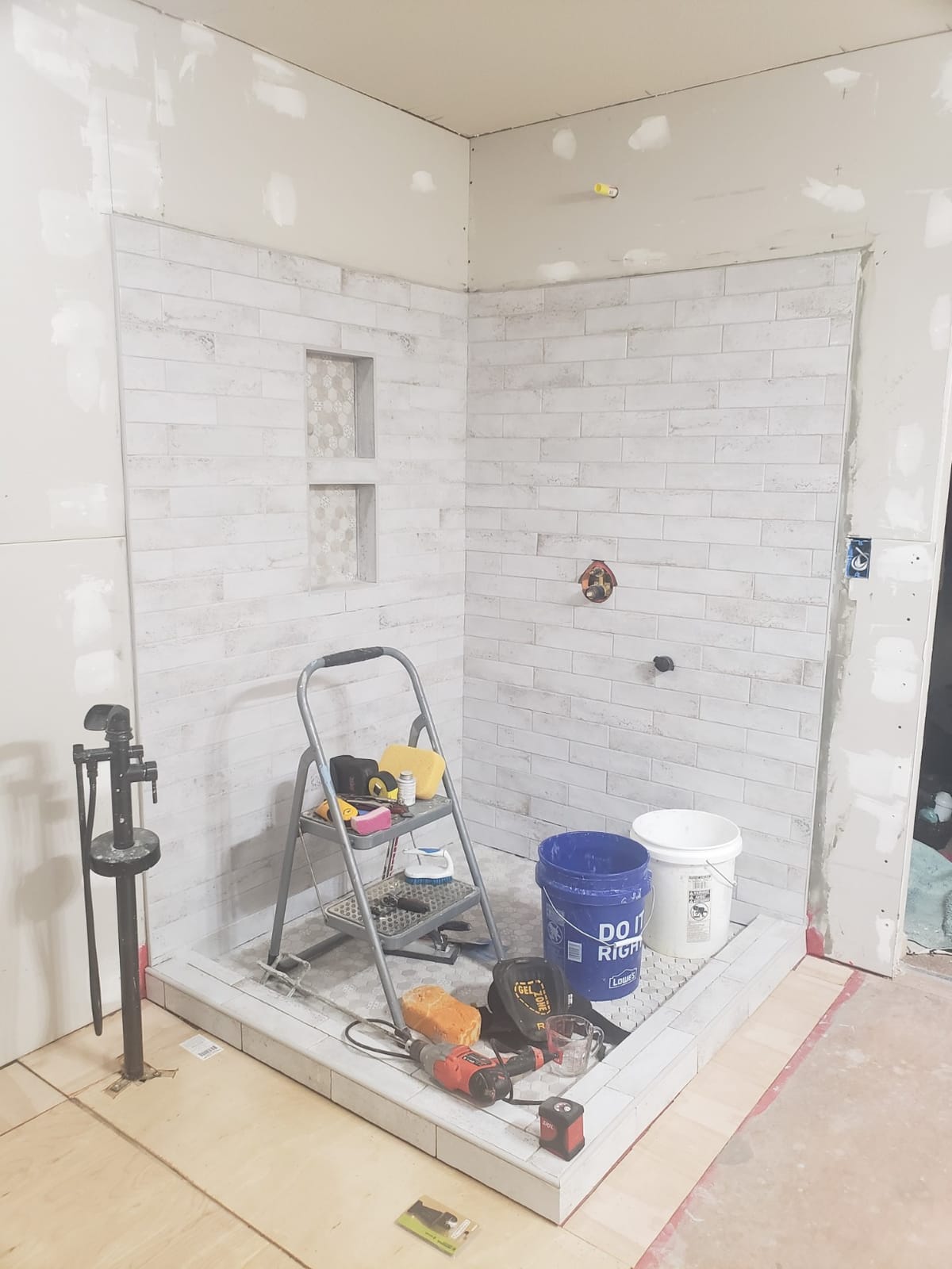 Schluter Kerdi Prefabricated Sloped Shower Tray - Waterproof, Ready to Tile - Lightweight Polystyrene, 48