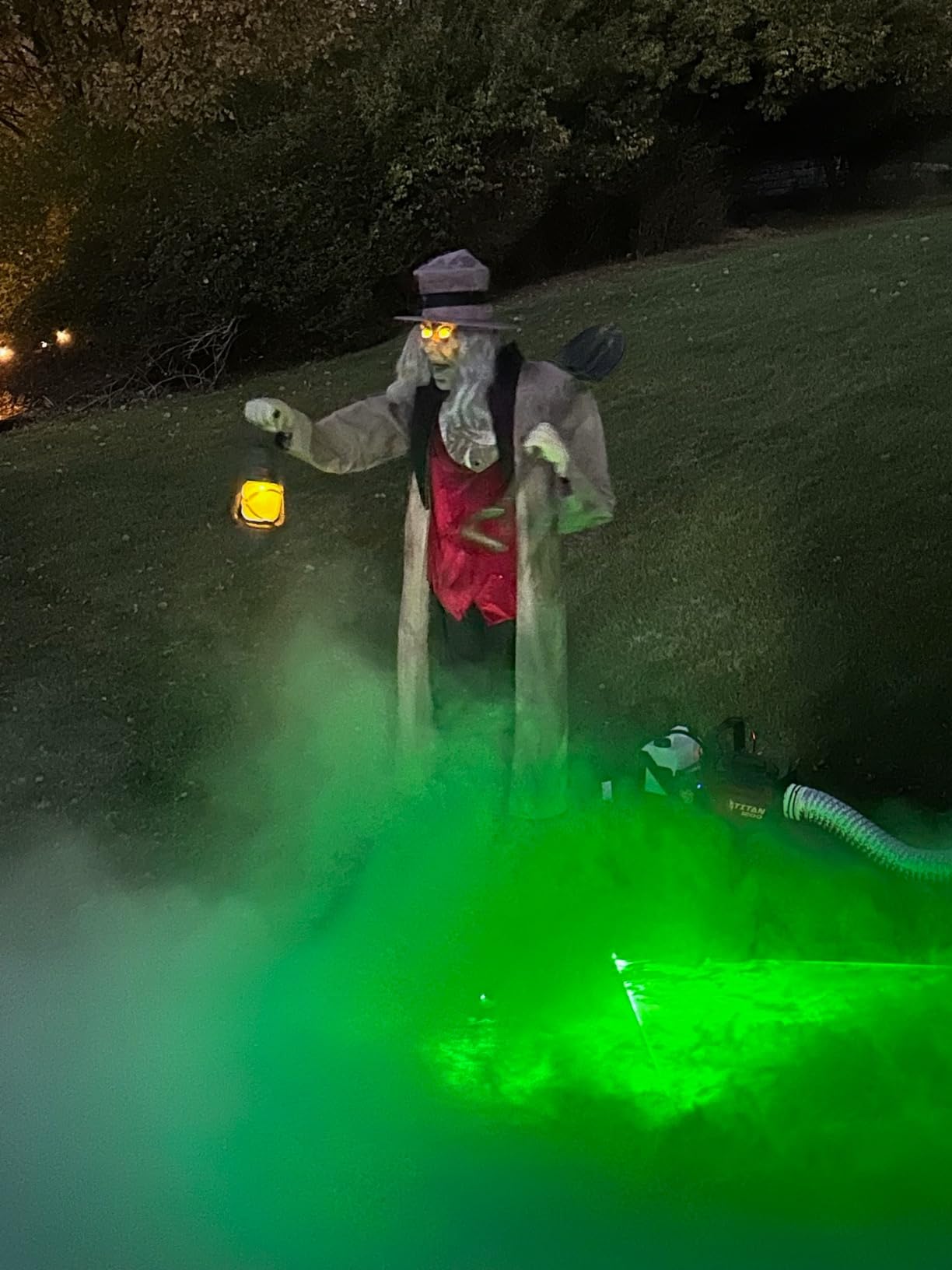 Froggy's Fog Titan 1200 Fog Machine, High Output Indoor Fogger Machine with 20,000 CFM and Low Fluid Sensor customer photo 2