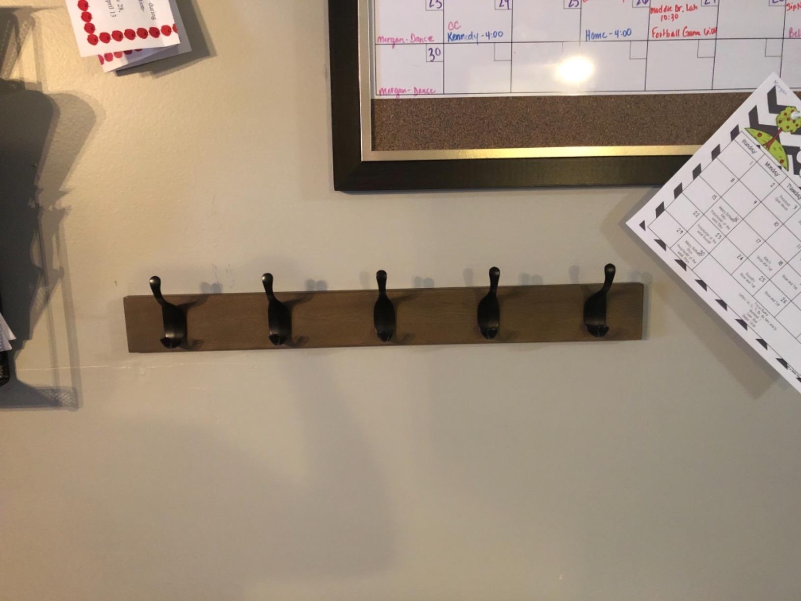 Amazon Basics Wall Mounted Modern Coat Rack for Entryway and Bedroom with Versatile Storage Hooks, Rectangular, 8-Hook, White customer photo 1