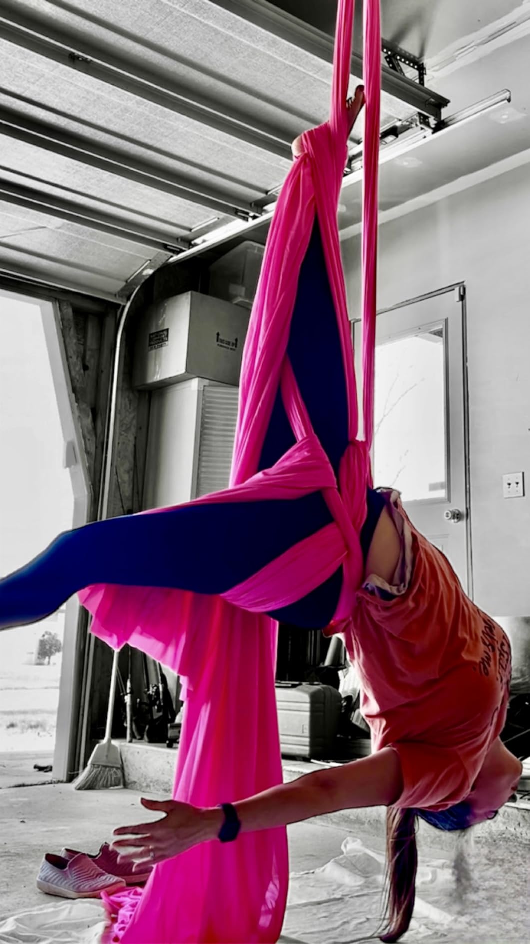 Deluxe Aerial Silks Equipment Set - 11 Yards Aerial Yoga Hammock Swing for Acrobatic, Circus Arts, Dance (L:10m W:2.8m) customer photo 2