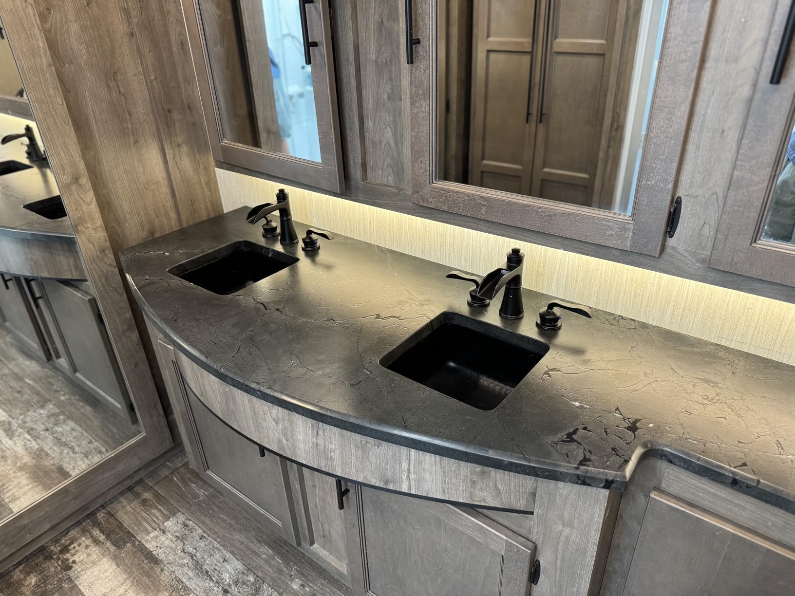 Monarch Abode Kitchen & Bar Sink - 12-inch Glasgow Dual Mount Hand Hammered Pure Copper Bar Prep Sink customer photo 2