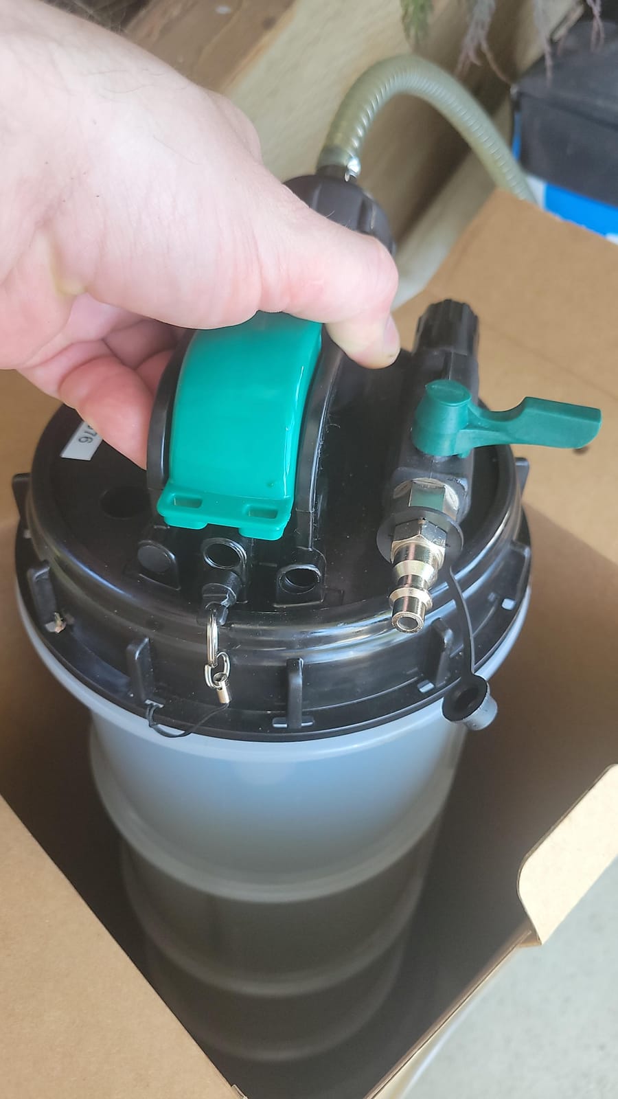 OEMTOOLS 24937 Pneumatic/Manual Fluid Extractor, 6L Oil Extractor Pump | 5 Ft. Suction Hose, 2 Dipstick Adapters, Automatic Shut-Off Valve, Oversized Pumping Handle, 41
