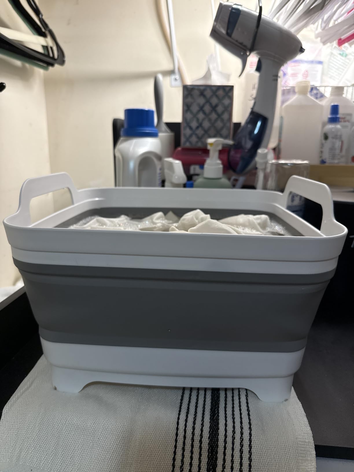 FOSJGO Collapsible Dish Basin with Drain Plug, Foldable Sink, 2.4 Gal (9L) customer photo 1