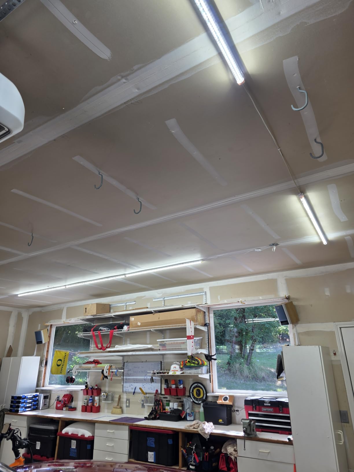 Barrina T8 LED Shop Lights 4FT, 40W 5500LM 5000K, 10 Pack, High Output Tube | 4 Foot for Garage Workshop and Workbench Use, Daylight White, Easy Ceiling Mount, Linkable to 6, Aluminum V Shape Clear Cover customer photo 1