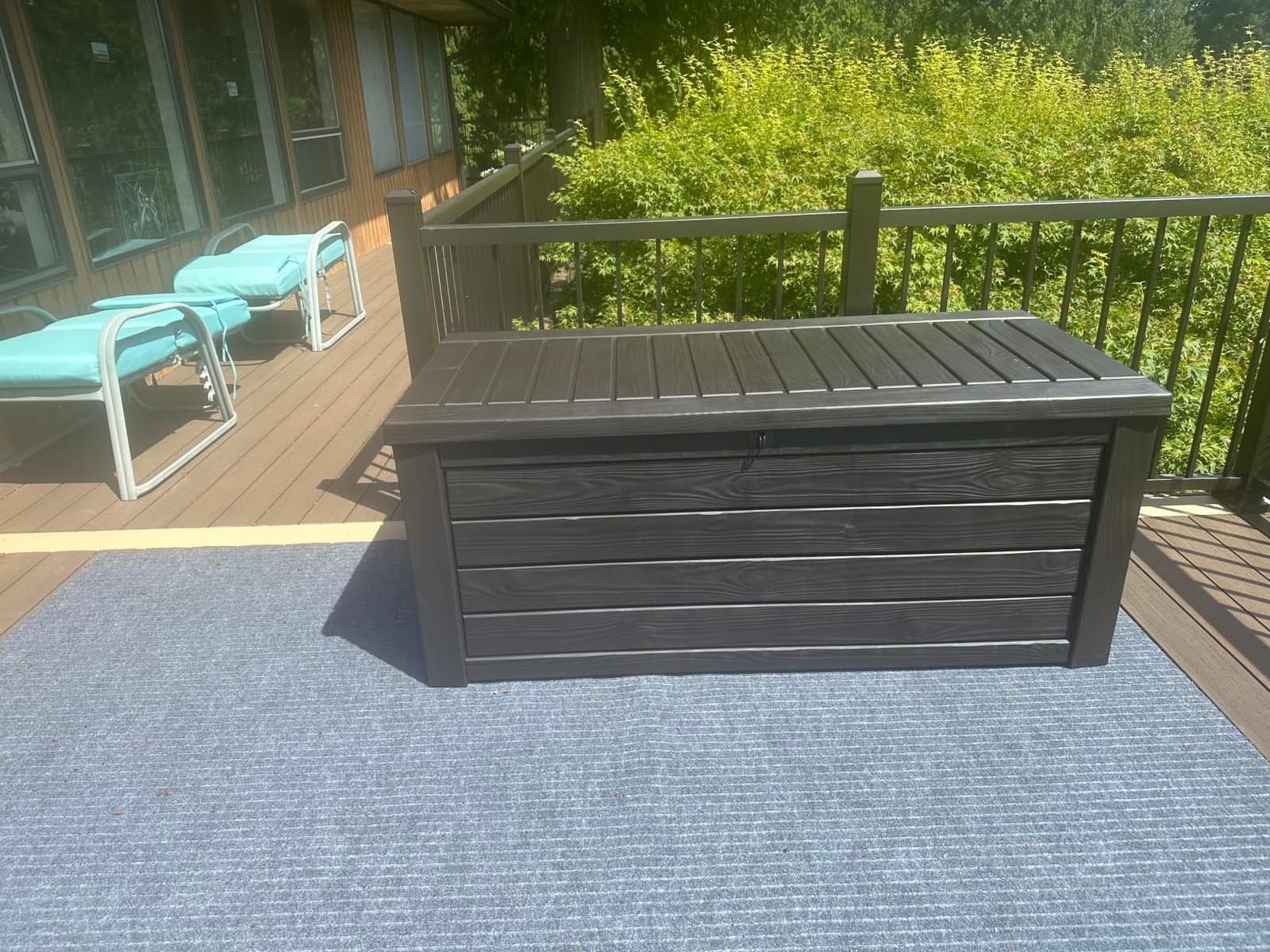 Keter Westwood 150 Gal Outdoor Storage Box for Patio and Pool Accessories | Grey, Resin, Large, Weatherproof, Lockable, Hydraulic Pistons, Easy Assembly, Organization, Patio Cushions Storage customer photo 1