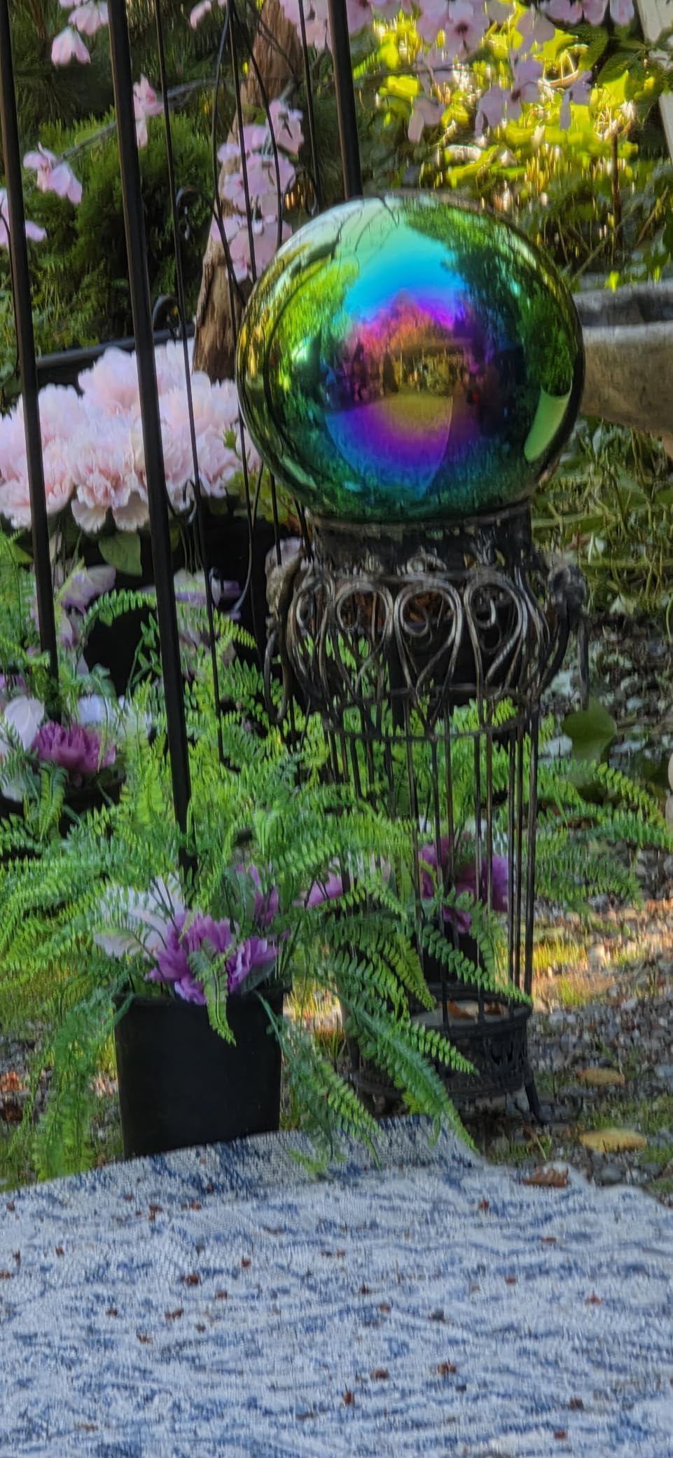 USHome Rainbow Home Garden Gazing Globe Mirror Balls, Polished Stainless Steel Shiny Sphere, Ideal As a Housewarming Gift (6 Inch) customer photo 2