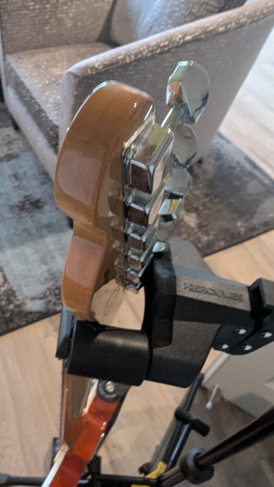 Hercules Stands GS432B Plus Tri Guitar Stand with Auto Grip System and Foldable customer photo 2