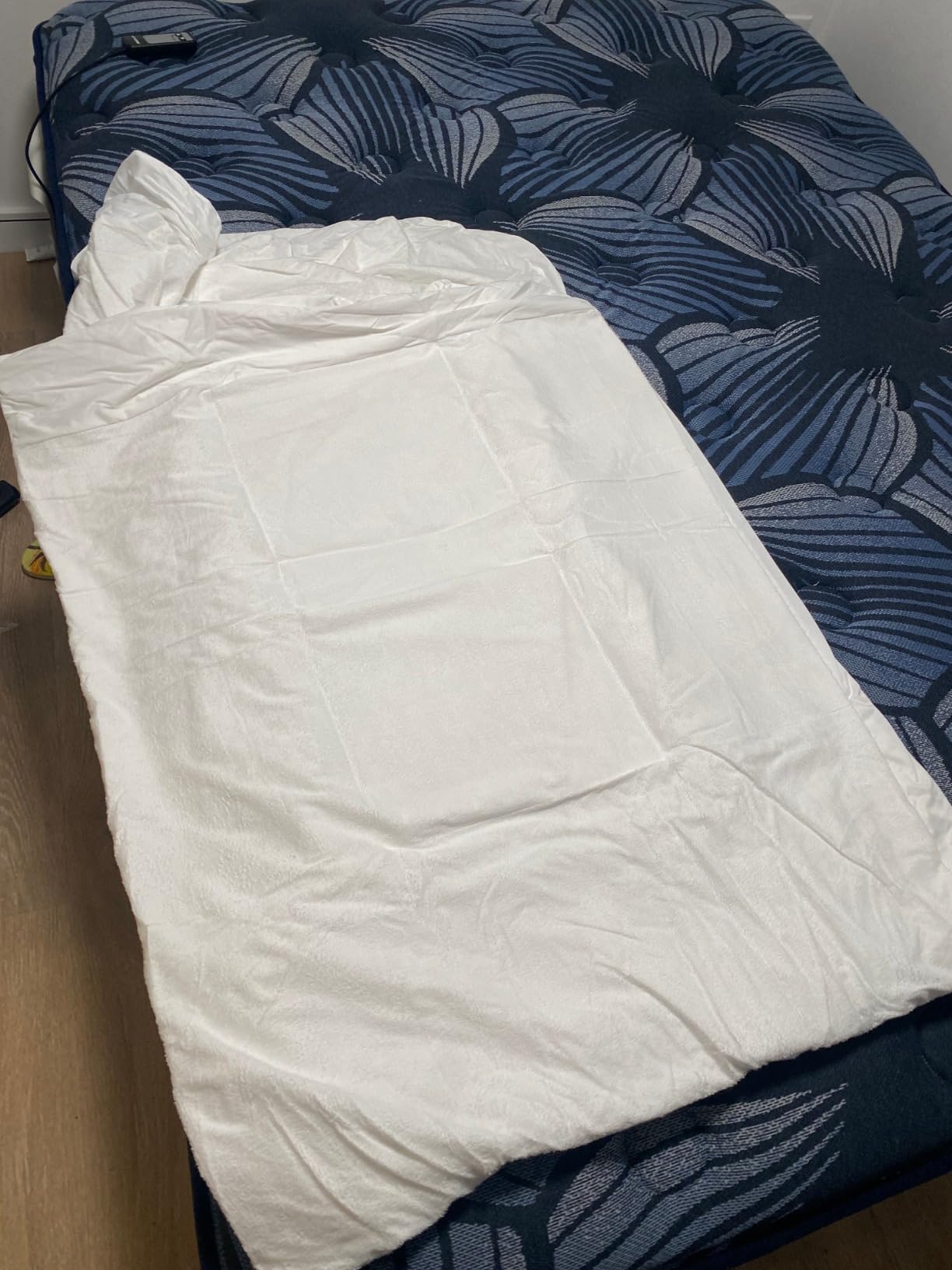 Bed Bug Mattress Cover Queen, Mattress Protector, Fits 13-15 Inch customer photo 1