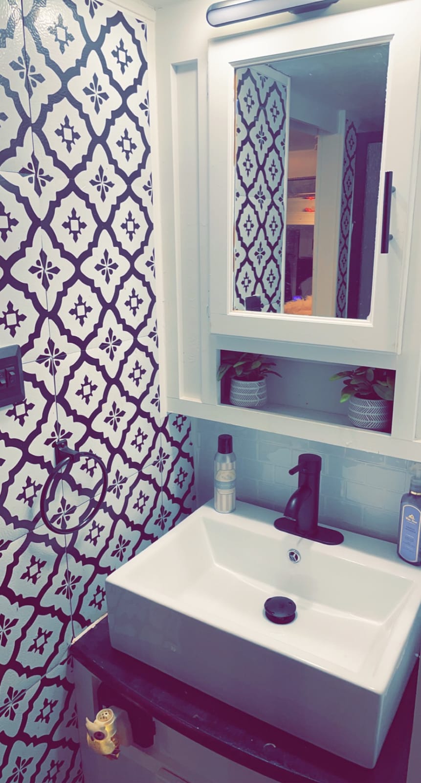 Lordear Floating Bathroom Sink Wall Mounted 21