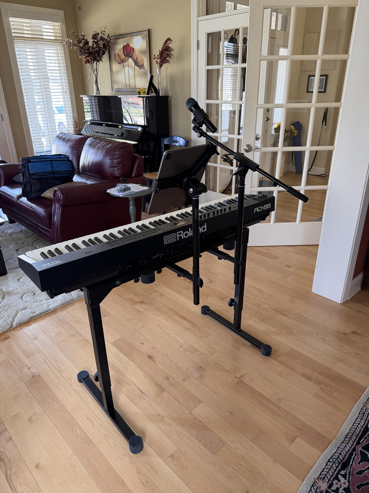 K&M Konig & Meyer 18820.019.55 Omega Pro Keyboard Table-Style Stand - Adjustable Height/Support Arms - Legs Fold Compact For Travel - Compatible w/K&M 2nd/3rd Tier Attachments - German Made - Black customer photo 1