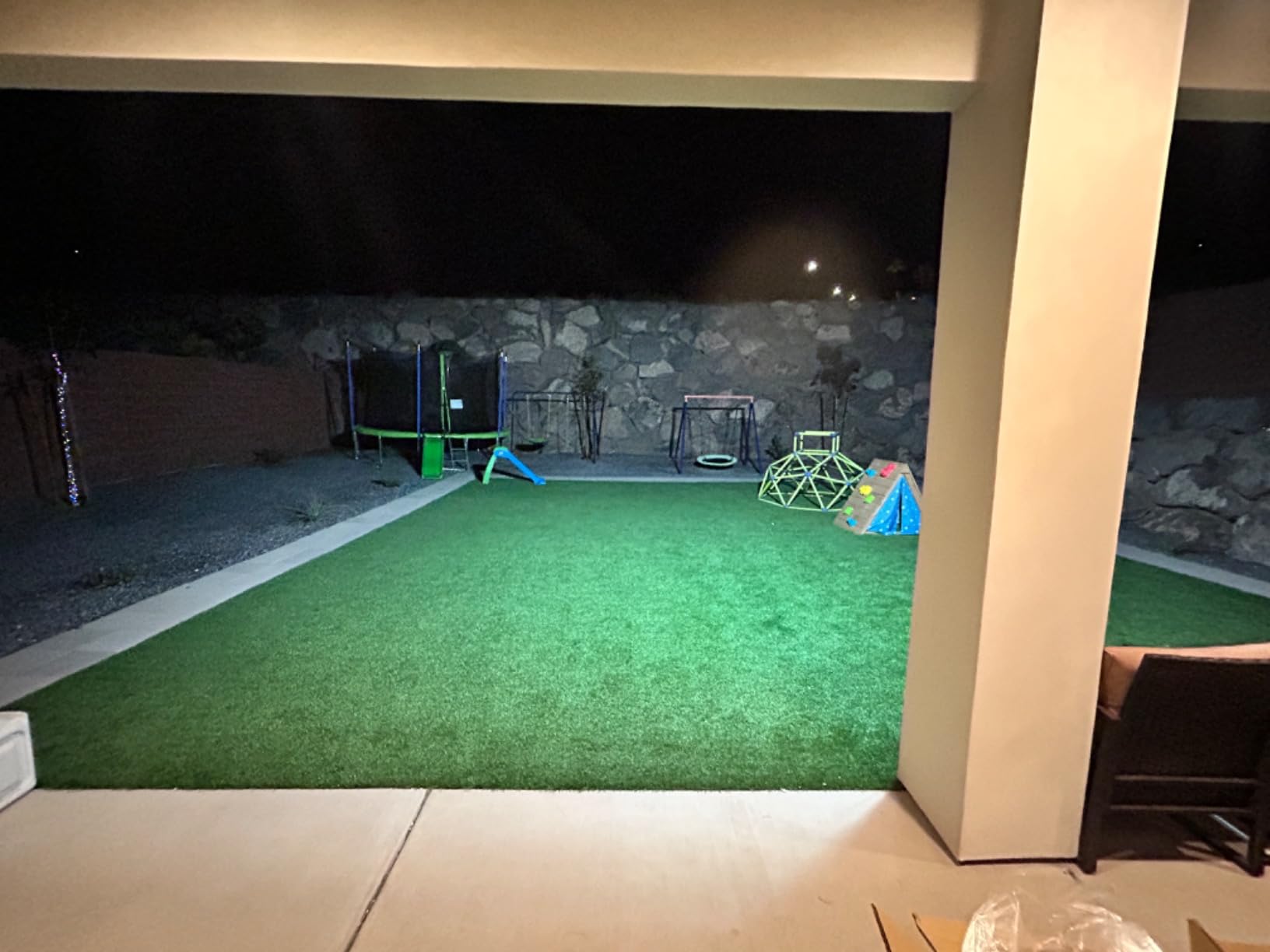 Onforu 75W Flood Lights Outdoor, 7000LM Brightness Security Lights Switch Controlled, 3 Adjustable Heads, IP65 Waterproof, 6500K Wall Mount Exterior LED Flood Light customer photo 2