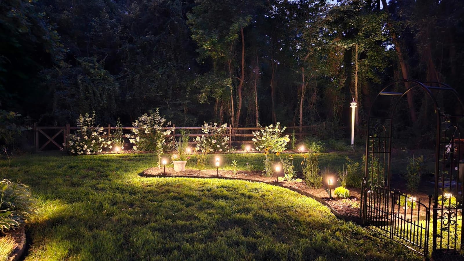 hykolity Low Voltage ORB LED Landscape Path Light with Crackled Glass Shade | Die-cast Aluminum Construction, 3.4W 155LM 12V-15V Wired Outdoor LED Walkway Light, 30-Watt Equivalent, 6 Pack customer photo 2