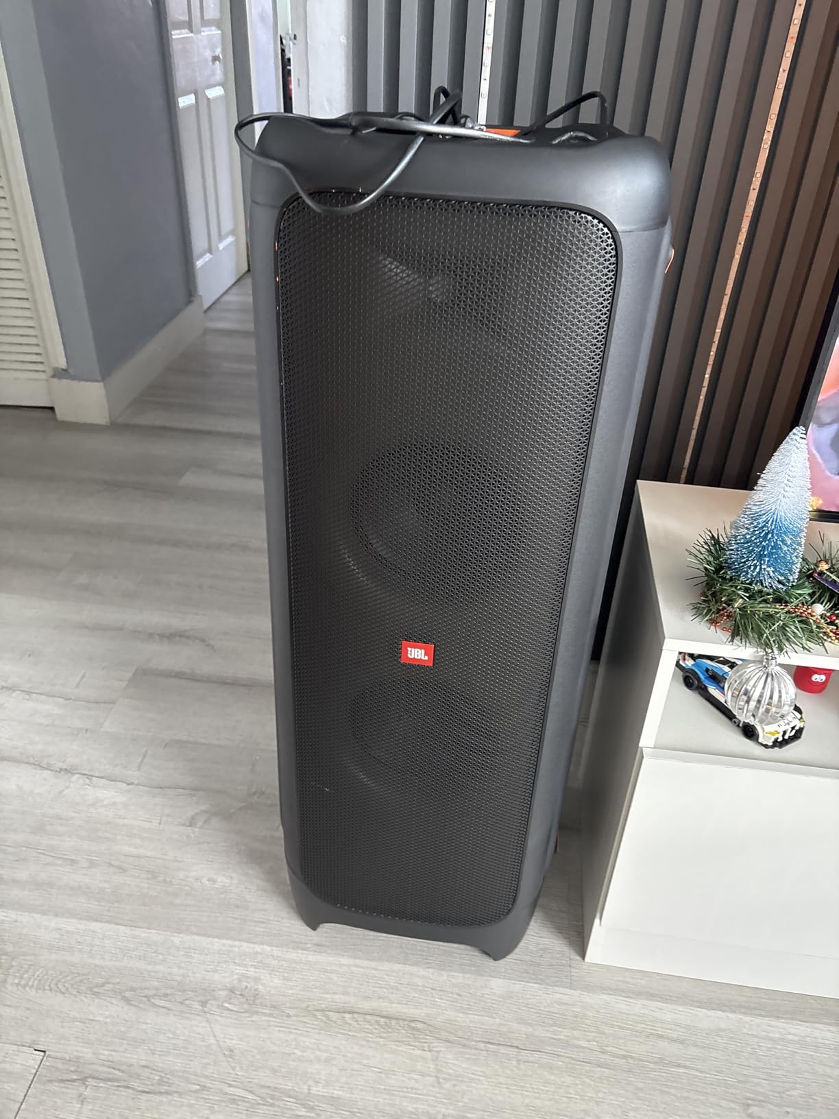 JBL PartyBox 1000 - High Power Wireless Bluetooth Party Speaker, Black | JBL Signature Sound, Light shows, Air gesture wristband, DJ Pad, Mic and guitar inputs customer photo 1