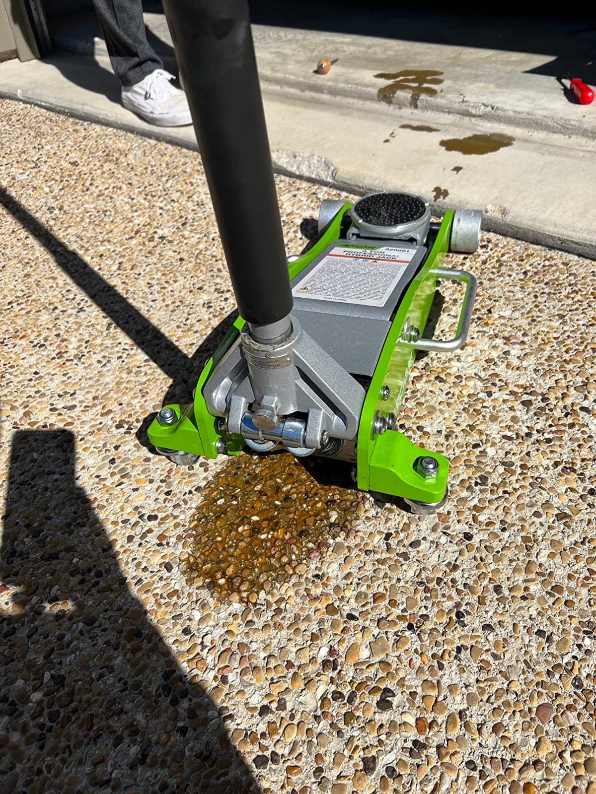 ARCAN 3-Ton Hybrid Aluminum and Steel Low Profile Floor Jack, Model A20004 customer photo 1