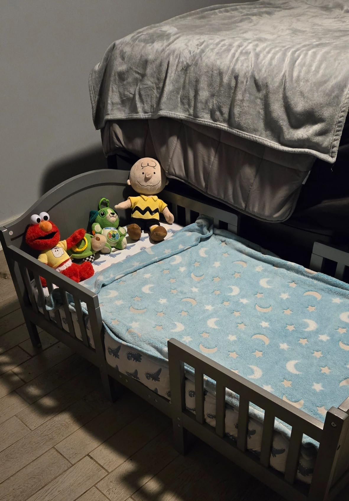 Dream On Me Portland 3-in-1 Convertible Toddler Bed, Converts to 2 Chairs & Table, Low Floor Design with 4 Safety Guard Rails, Baby Safety Alliance & Greenguard Gold Certified - Storm Grey customer photo 1