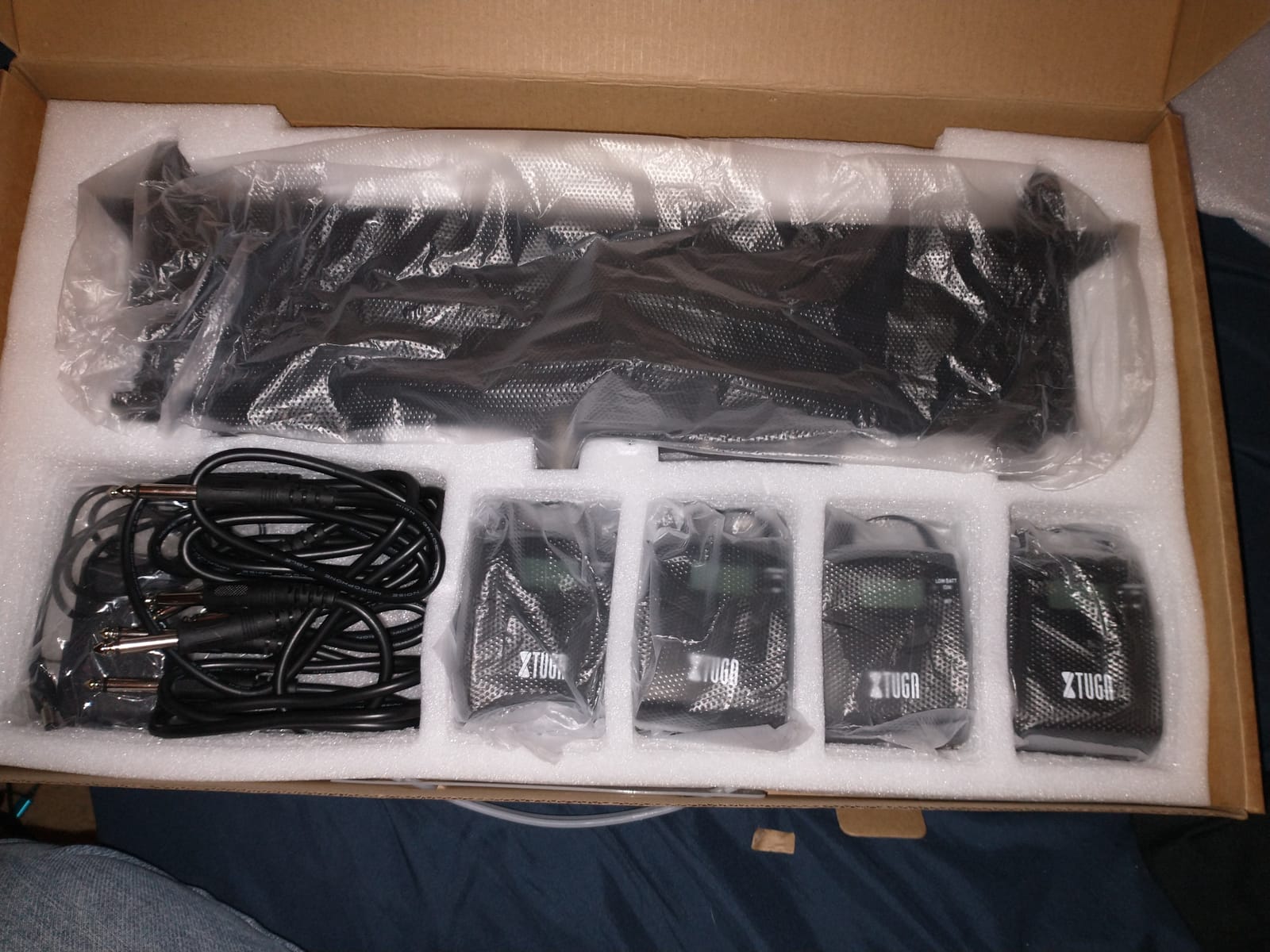 XTUGA RW2080 Wireless in Ear Monitor System,4 Bodypacks UHF IEM(902-928mhz) customer photo 2