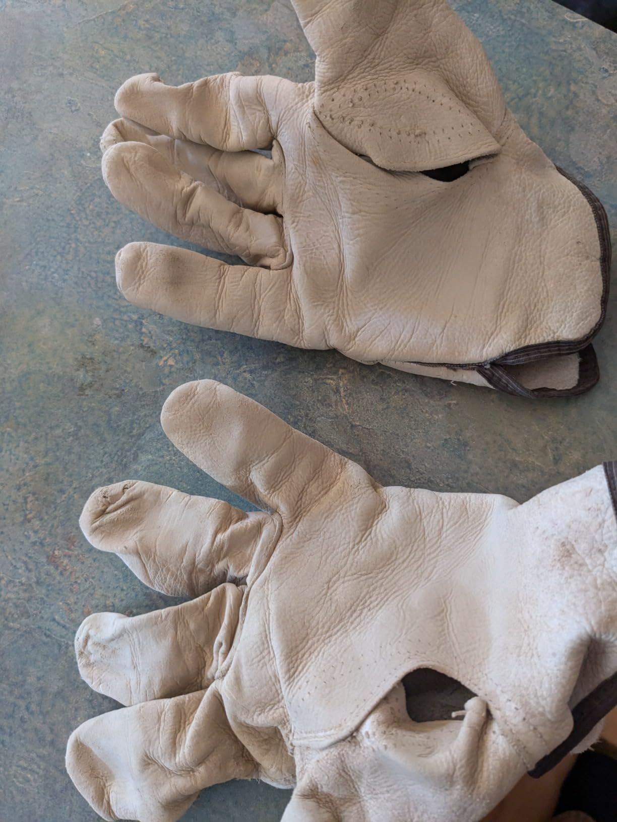 SAFEGEAR Cowhide Leather Work Gloves with Keystone Thumb customer photo 2