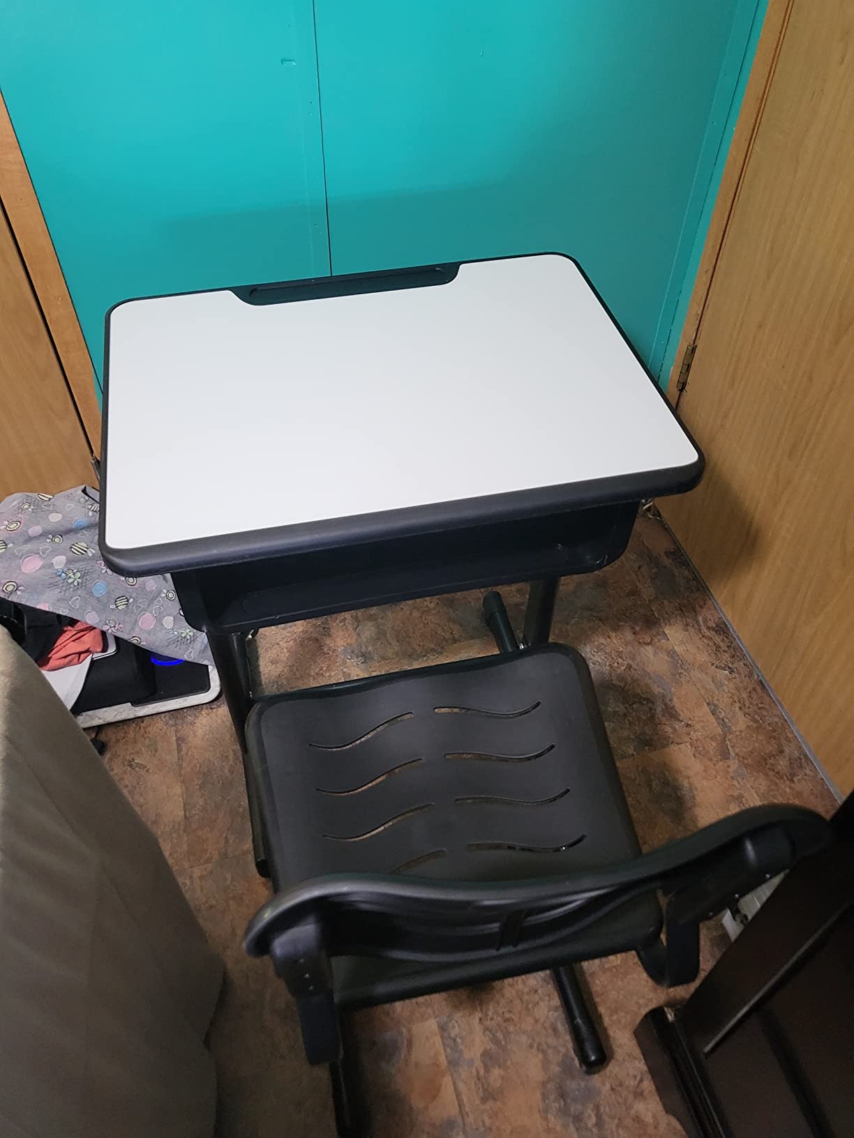 ShowMaven Student Desk and Chair Combo, Height Adjustable School Desk and Chair Workstation with Drawer, Pencil Grooves and Hanging Hooks for Home, School and Training (Black&White) customer photo 2