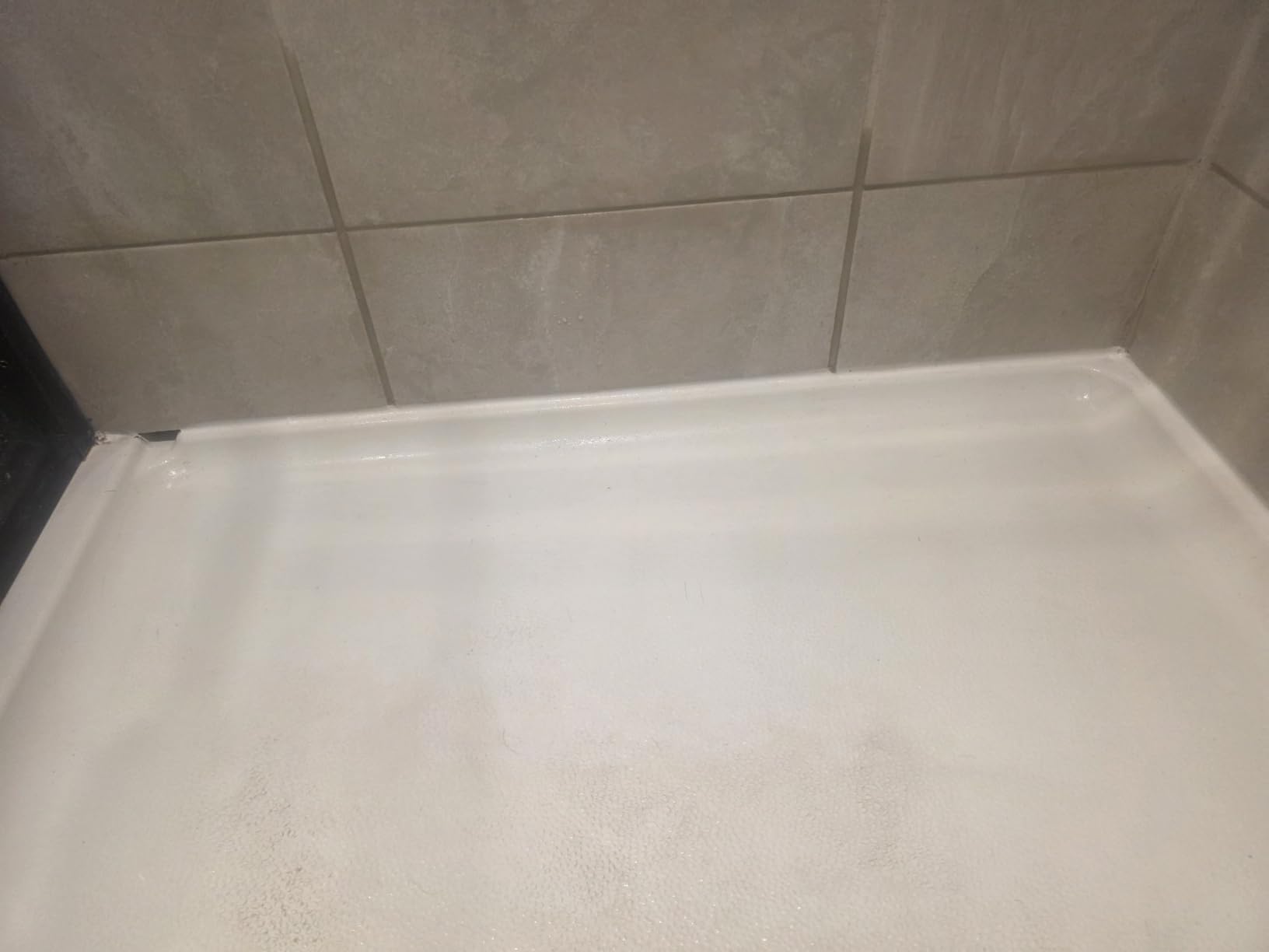 Rubbermaid Reveal Power Scrubber with Multi-Purpose & Grout Head, Cordless Electric Battery Powered Scrub Brush, Water Resistant, for Home/Kitchen/Bathroom/Grout/Tile/Shower/Tub customer photo 2