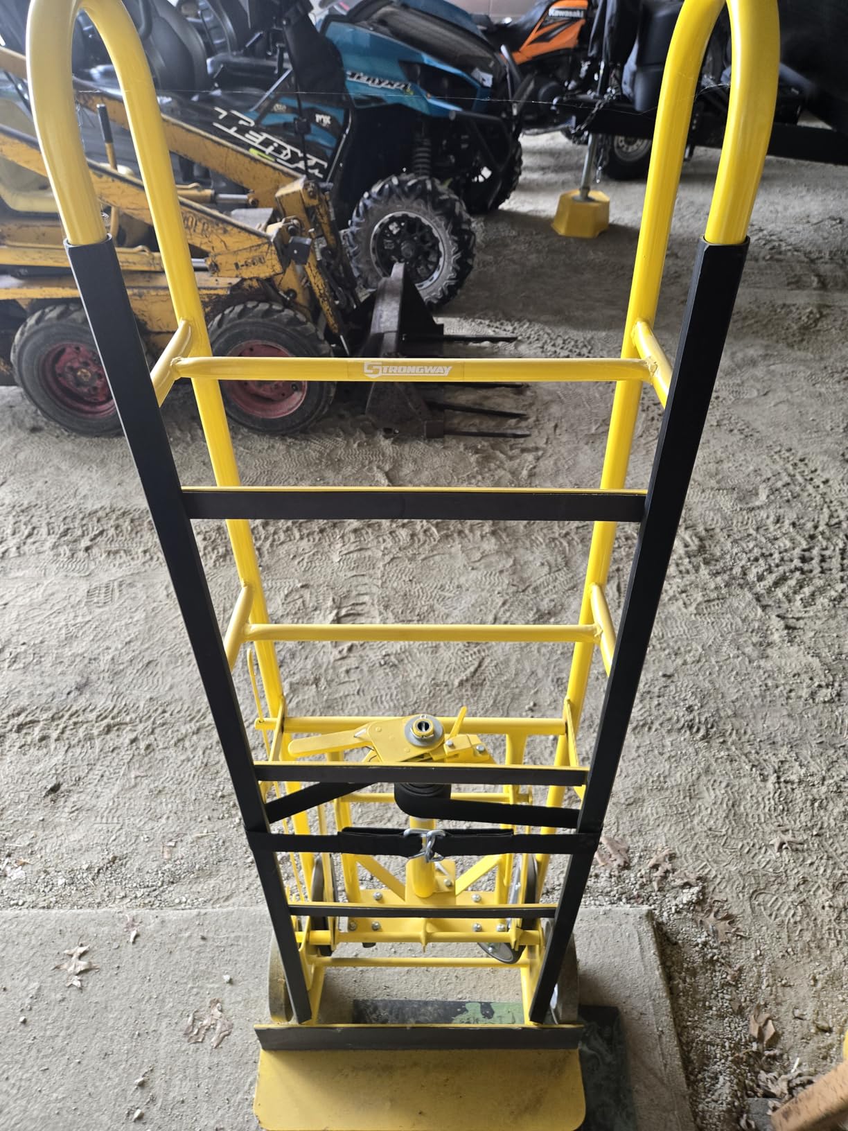 Strongway Convertible Hand Truck, 1,200-Lb., 2- or 4-Wheel Design | 8in. rubberized wheels, Auto-rewind ratchet belt, Controlled appliance moving, Secure load positioning, Industrial use customer photo 1