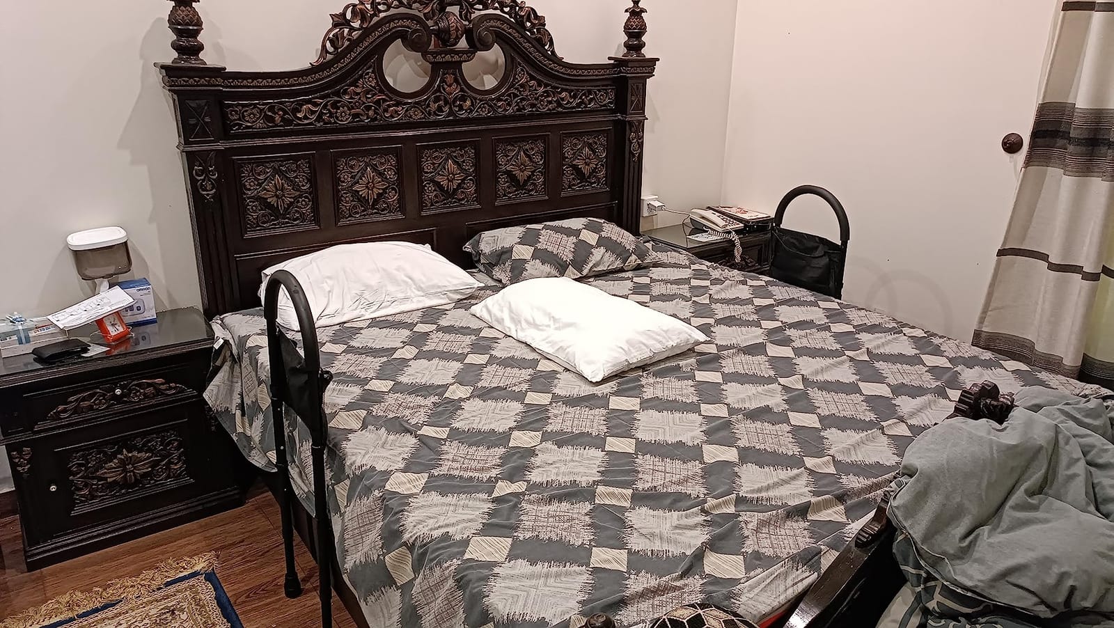 Medical king Bed Rails for Elderly Adults Safety Bed Assist Rails for Seniors with Adjustable Heights ASTM Approved Easy to get in or Out of Bed with Floor Support customer photo 1