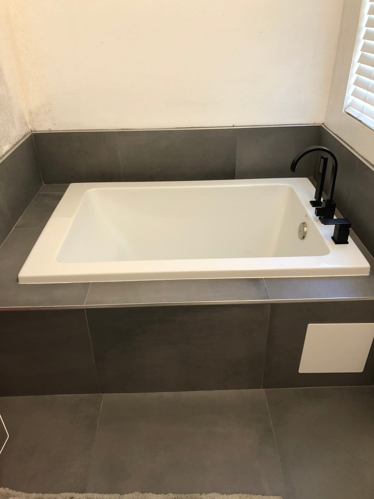 Fine Fixtures Drop In White Soaking Bathtub, Fiberglass Acrylic Material, 60