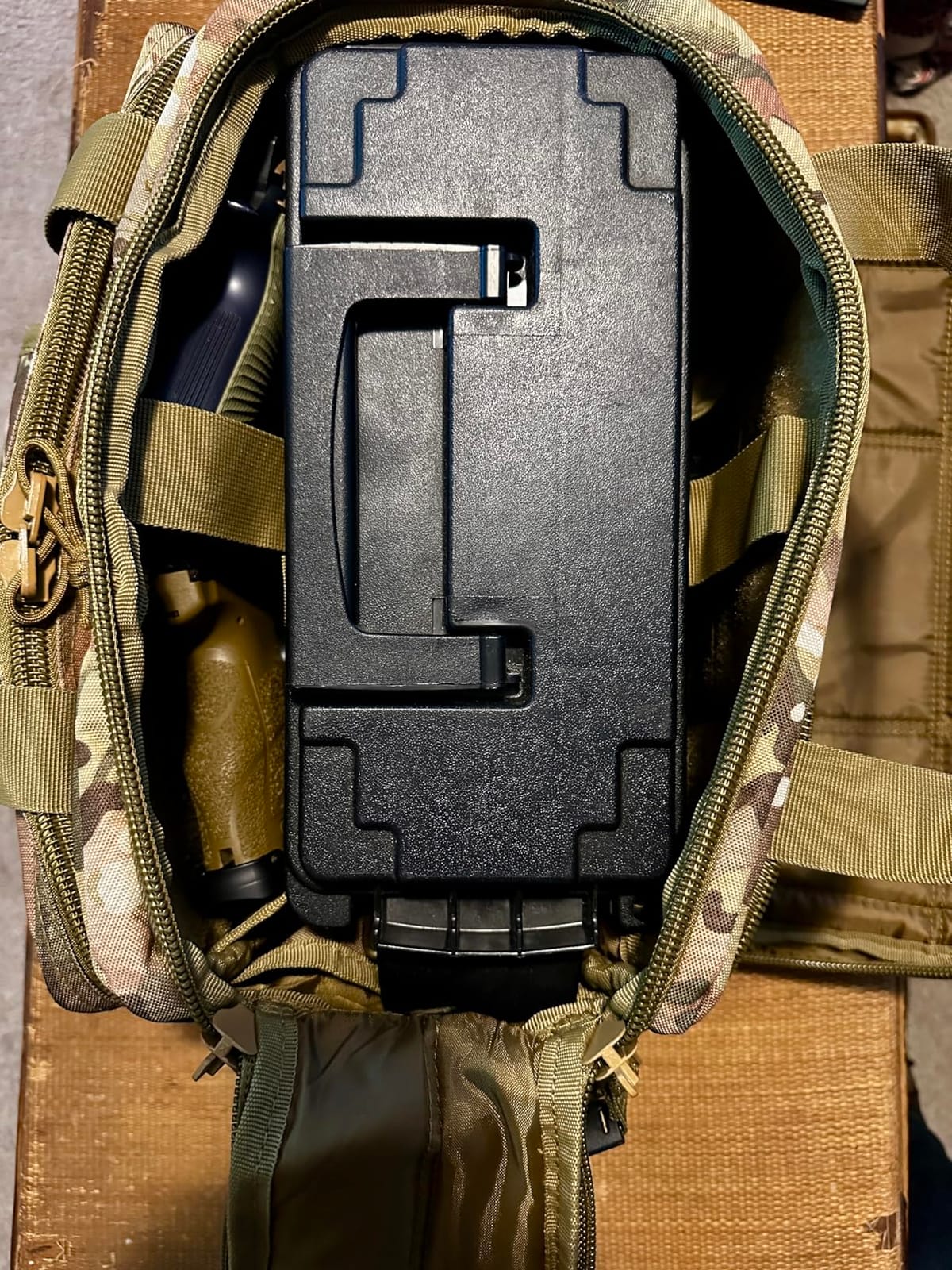 Gun Case Bag Deluxe Medium Size | Tactical 2~4 Pistol Bag Firearm Shooting Case with Lockable Zipper for Shooting Range Outdoor Hunting | US Flag Patch + MOLLE Pouch + Universal Holster Included customer photo 1