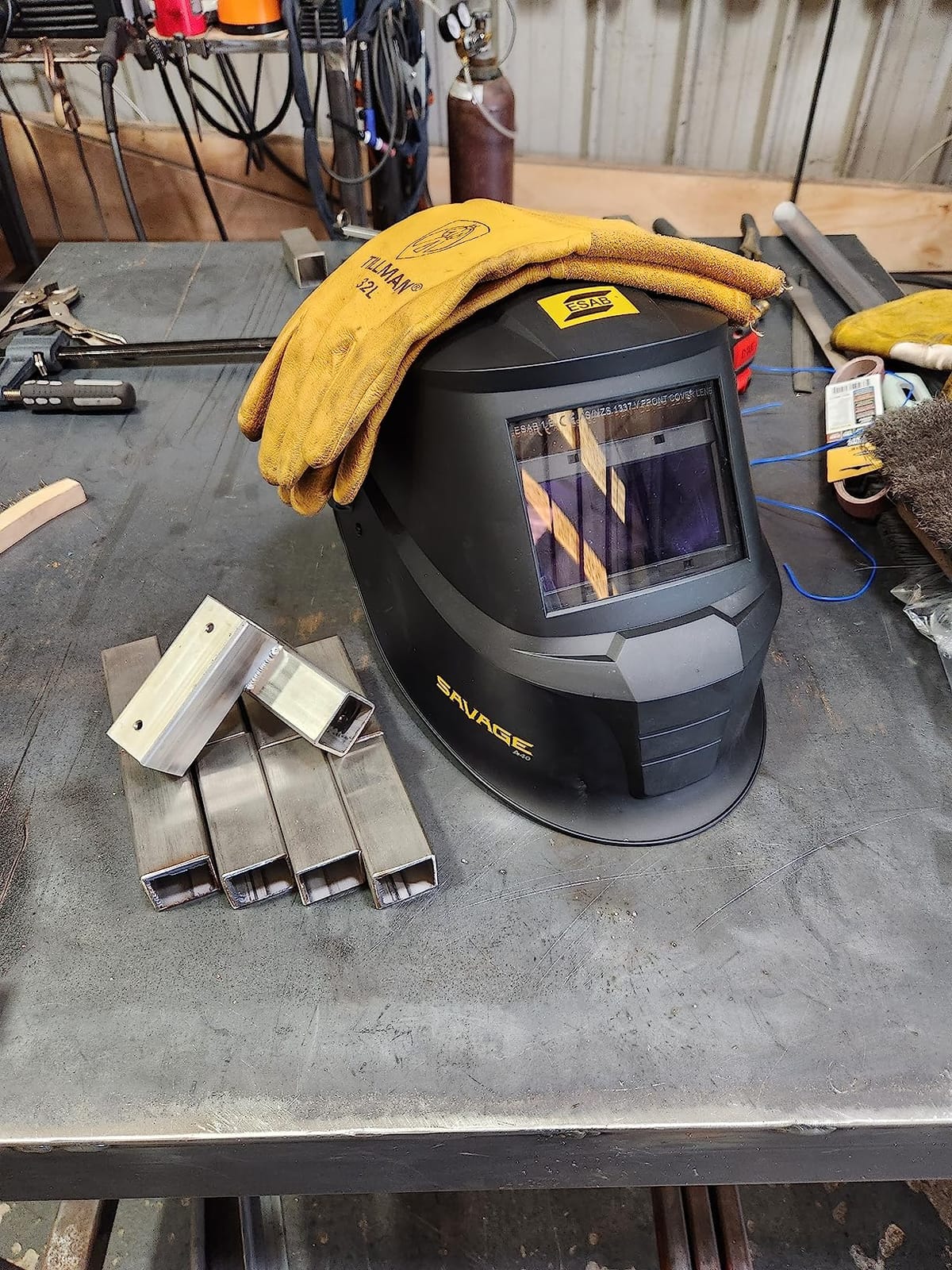 ESAB 0700000480 Black Savage A40 Welding Helmet customer photo 1