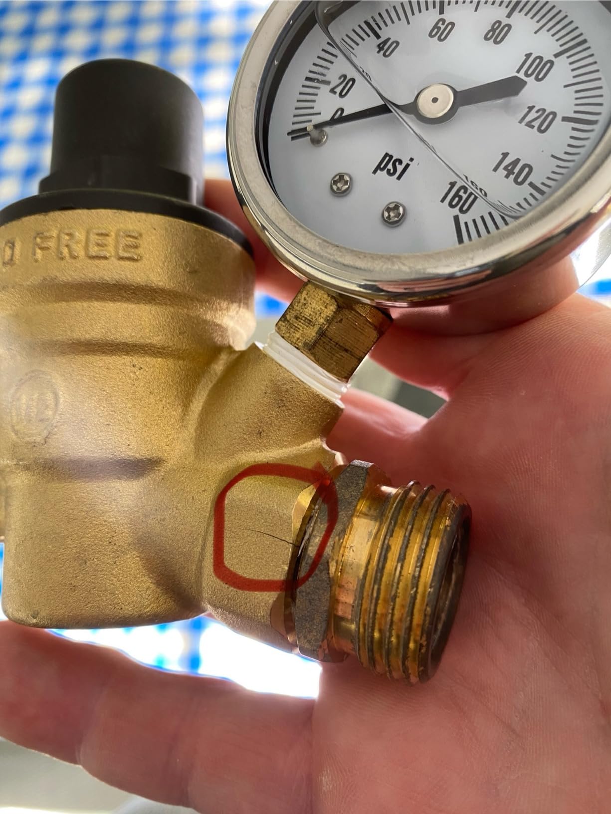 Hourleey Water Pressure Regulator Valve, RV Brass with Gauge and Inlet Screened Filter for Camper Trailer customer photo 2
