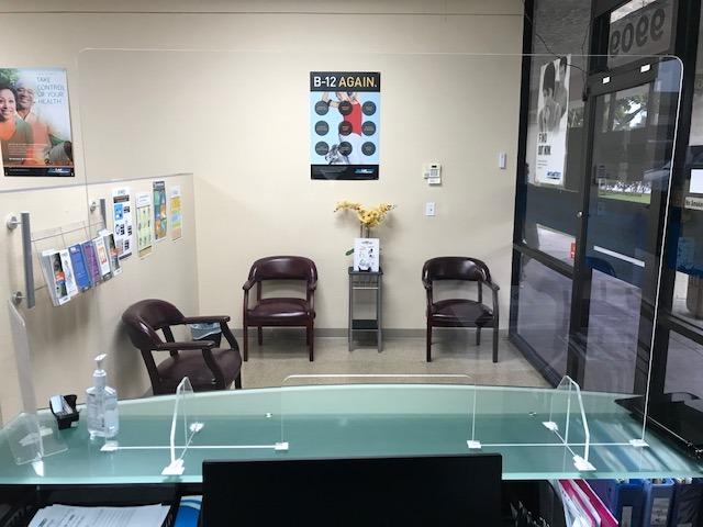SignHero Sneeze Guard | Large, Sturdy ¼” Acrylic Plexiglass Shield | USA-Made, 30 Second Setup | Plexiglass Barrier for Counter, Reception, School, Office (Multiple Sizes) customer photo 2