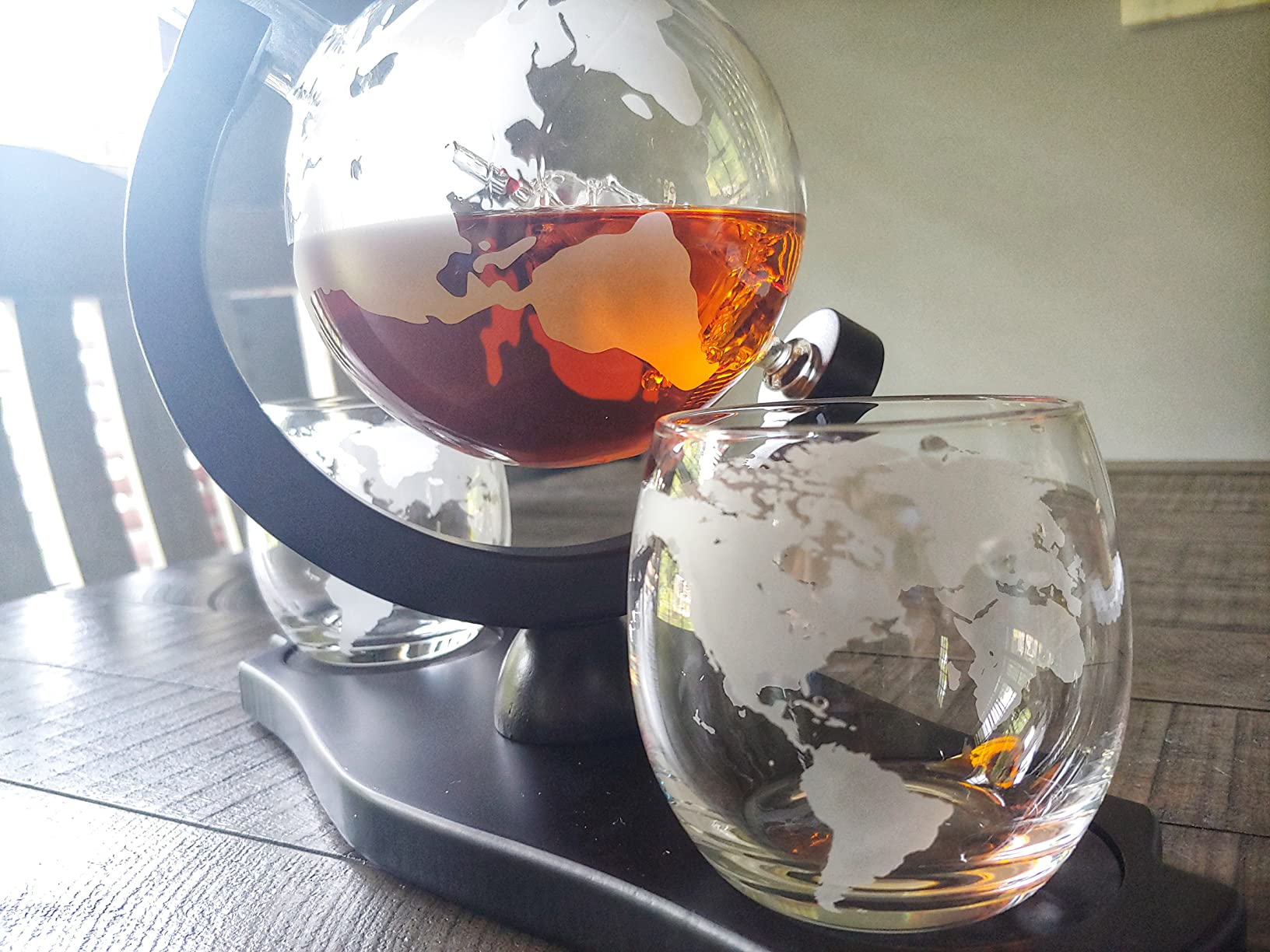 Whiskey Globe Decanter Set with 2 Glasses in Gift Box - Whiskey decanter for Liquor, Whiskey, Brandy, Gin, Rum, Tequila, Vodka, and Brandy - Home Bar Accessories for Men and Women customer photo 2