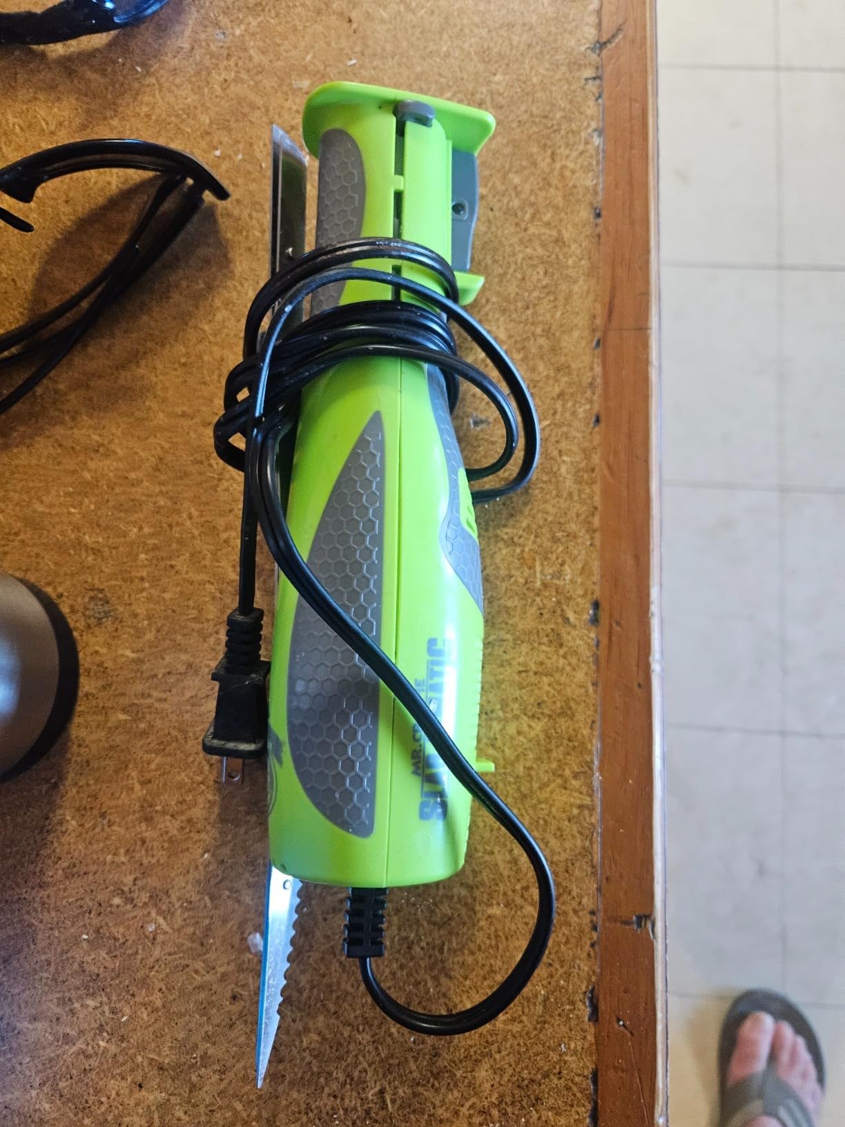 Smith’s Mr. Crappie Slab-O-Matic Electric Fillet Knife - Removable 8” & 4.5” Serrated Stainless Steel Blades w/ Sheaths - Fillet Glove & Mesh Storage Bag - Fishing, Outdoor, Hunting Electric Knife customer photo 2
