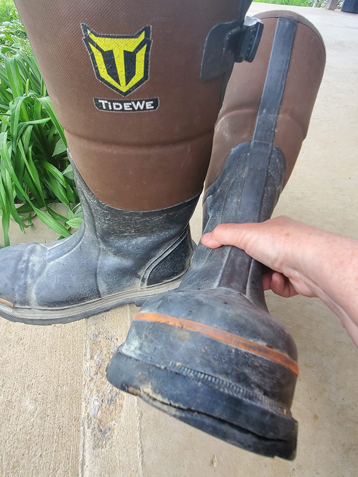 TIDEWE Rubber Work Boots for Men, Steel Toe & Shank, Waterproof Anti Slip customer photo 2