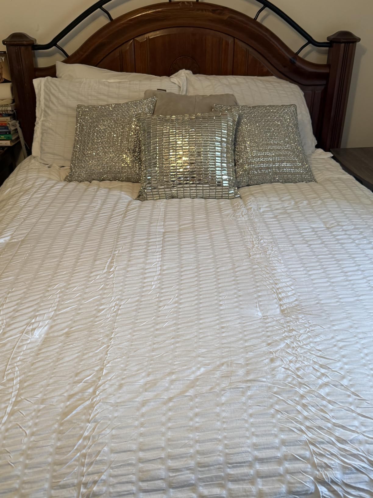 CozyLux Queen Comforter Set, 7 Pieces White Seersucker Bed in a Bag | OEKO-TEX Certified, All Season Bedding Set with 240 GSM Down Alternative Comforter, Flat & Fitted Sheets, Pillowcases & Shams customer photo 2