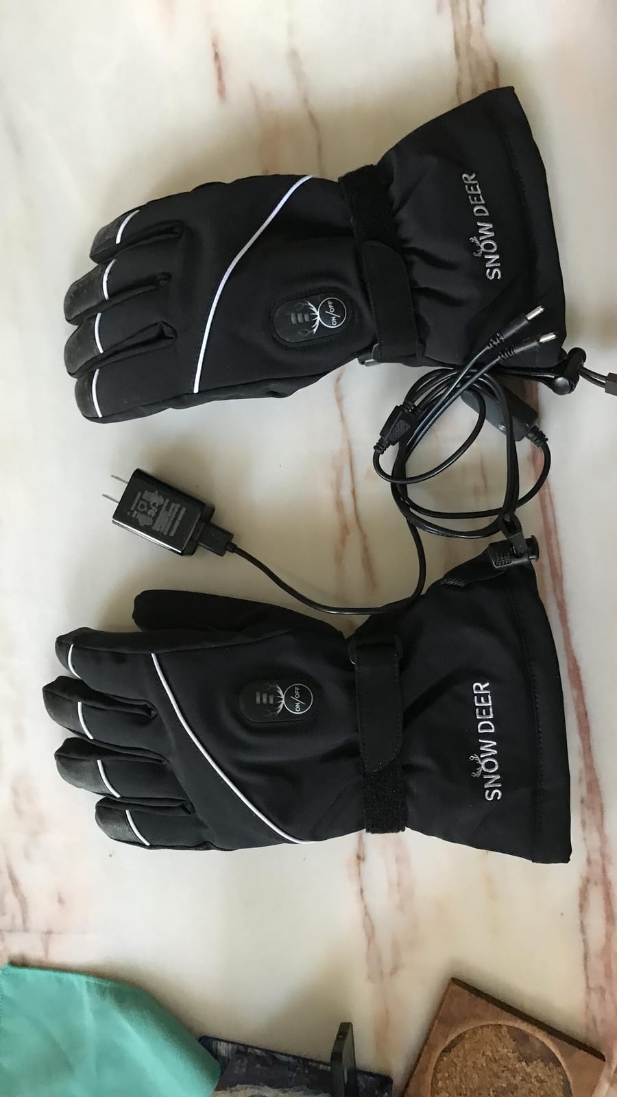 Electric Heated Gloves for Men & Women, Waterproof & Windproof Ski Gloves with Rechargeable Battery Touchscreen Three Heat Settings for Cold Weather Snowboarding Shovel Snow customer photo 1