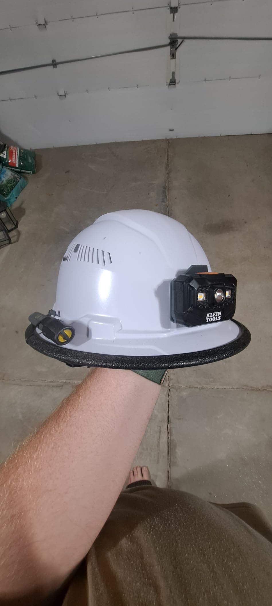 Klein Tools Hard Hat and Accessories Kit, Vented Full Brim Hard Hat, Headlamp, Sweat Band customer photo 2