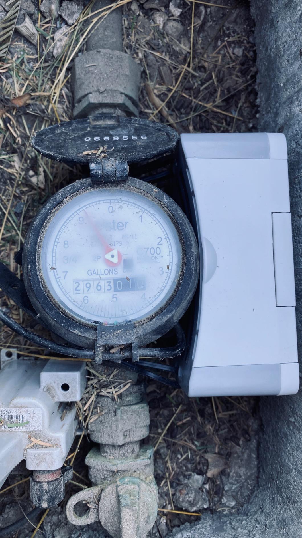 Flume 2 Smart Home Water Monitor & Leak Detector - WiFi Connected, Real-Time Usage Tracking & Alerts - Works with Compatible Residential Water Meters customer photo 2