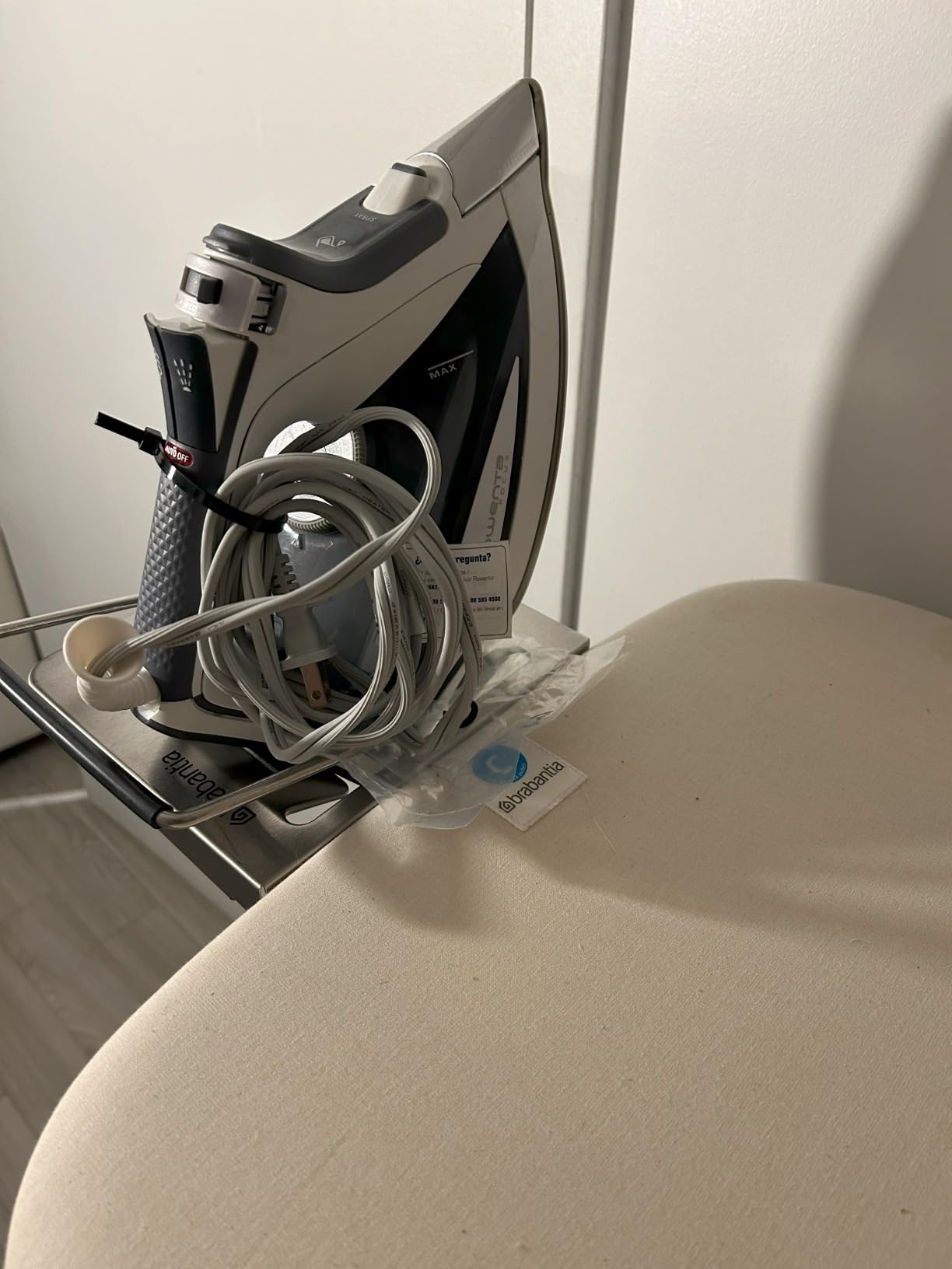 Rowenta Focus Excel Steam Iron for Clothes, Anti-Drip Protection, 1725 Watts, DW5280, Grey customer photo 2
