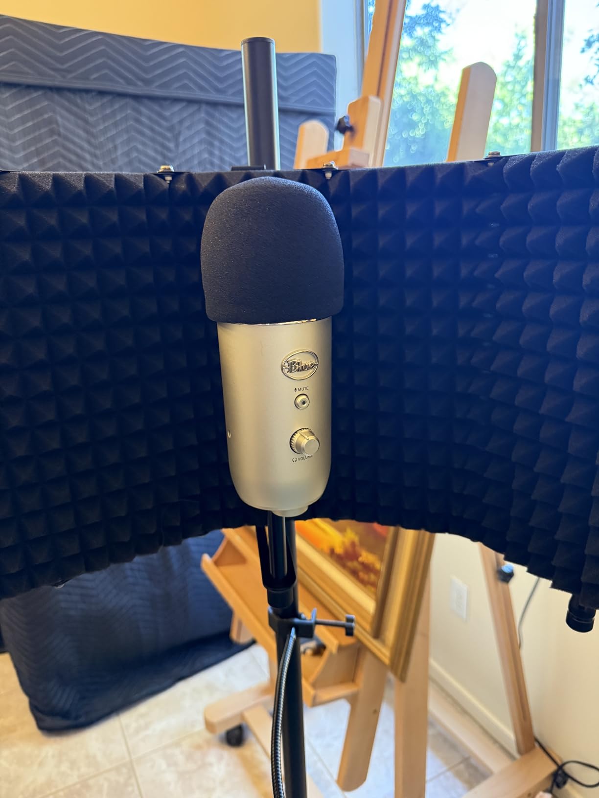 Aokeo Microphone Isolation Shield, Foldable Mic Shield with Triple Sound Insulation, Reflection Filter with 3/8
