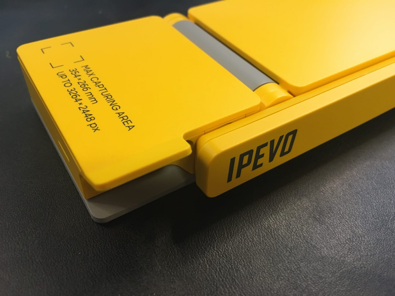 IPEVO DO-CAM Creator's Edition Portable & Compact Ultra HD 8MP USB Camera for Professional Visual Presentations and Communication - Webcam for Conference Calls, Distance Learning, Remote Work. customer photo 2