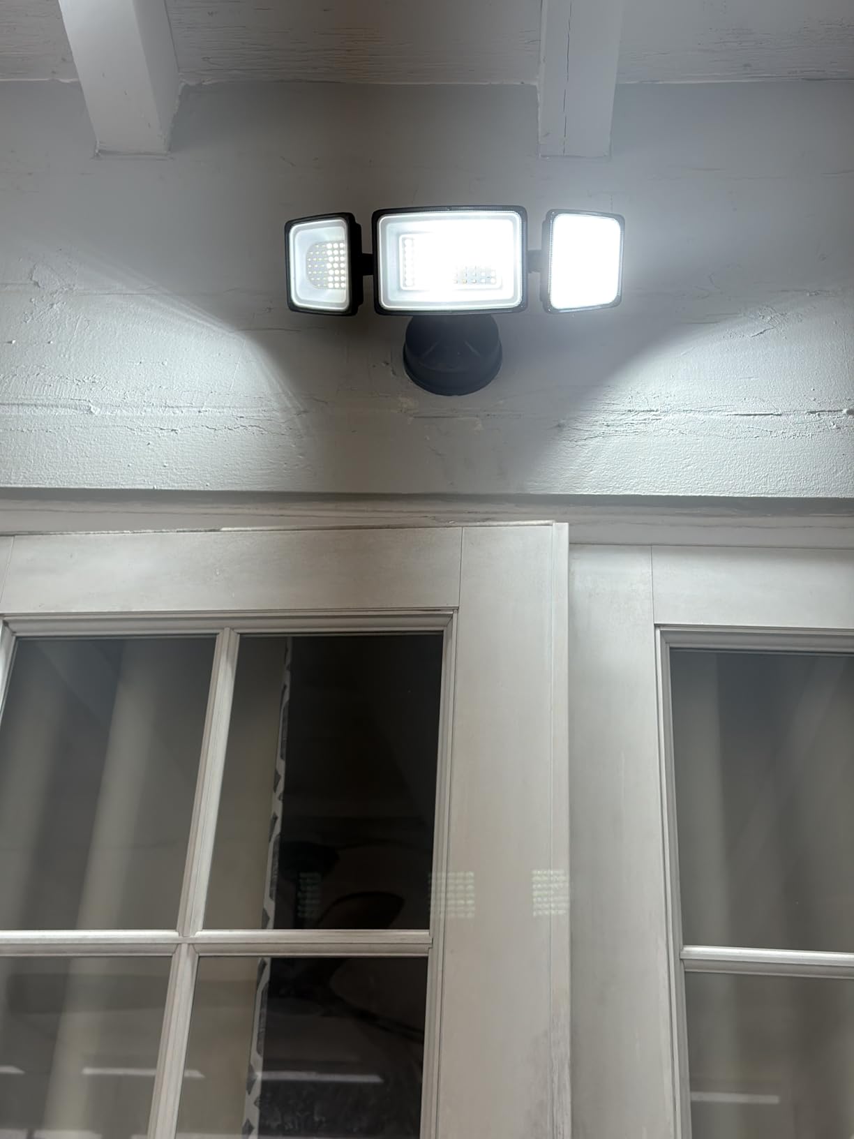 Onforu 150W LED Security Light, 15000LM Outdoor Flood Light Switch Controlled, IP65 Waterproof LED Exterior Floodlight, 6500K White Wall Mount Security Lighting for Entryway, Garage, Yard, Eave customer photo 1